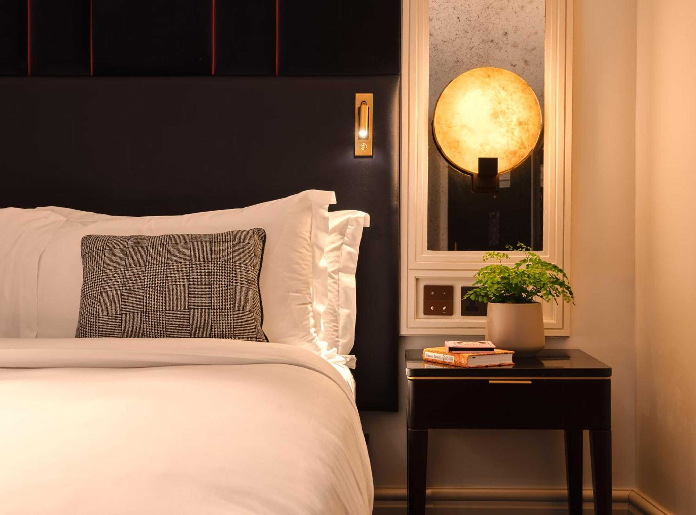 Gift card for Hilton London Green Park Hotel Gift card for Hilton London Green Park Hotel