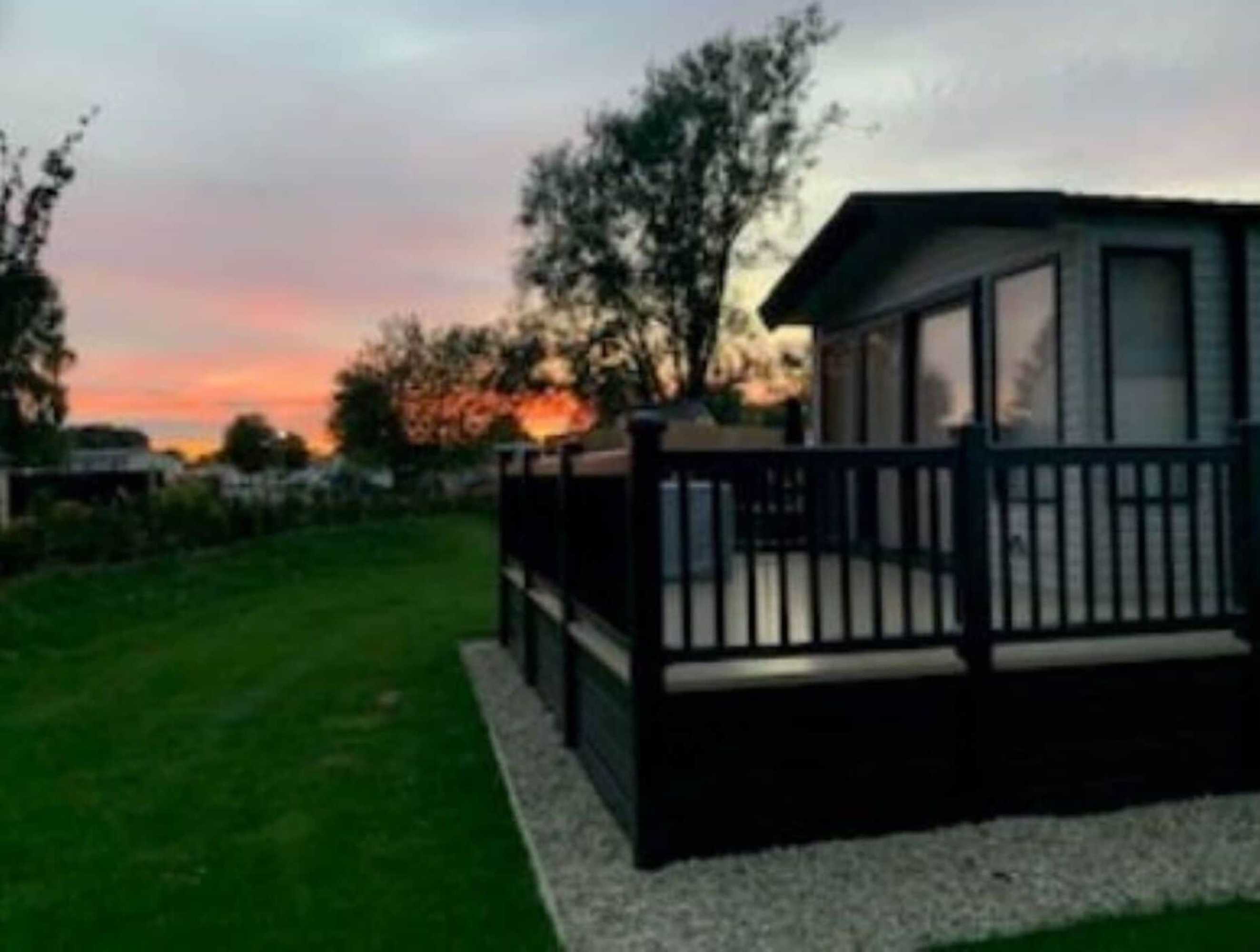 Gift card for Captivating Bluebell Lodge 2-Bed Cotswolds Caravan Gift card for Captivating Bluebell Lodge 2-Bed Cotswolds Caravan