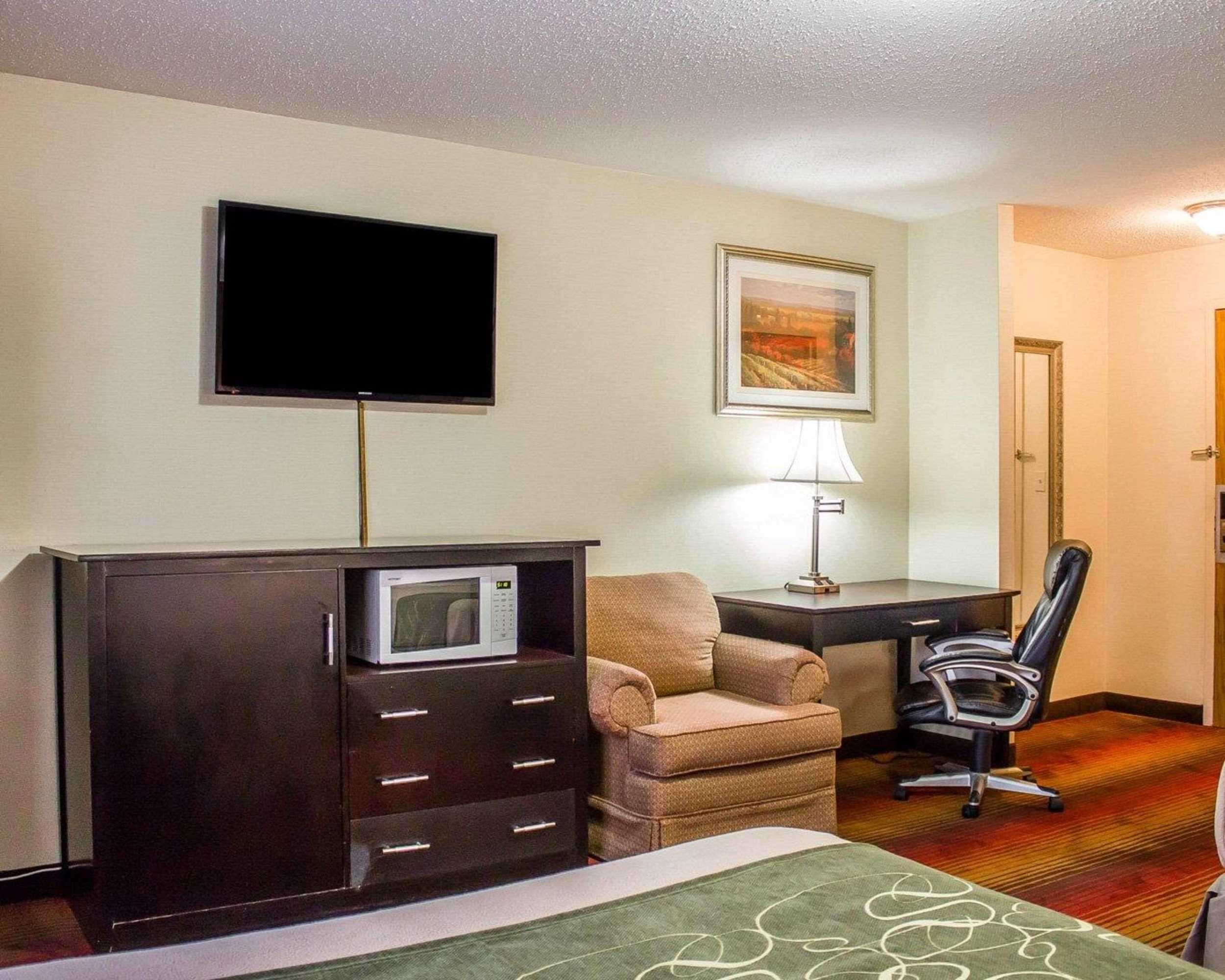Gift card for Rodeway Inn Macarthur Airport Gift card for Rodeway Inn Macarthur Airport