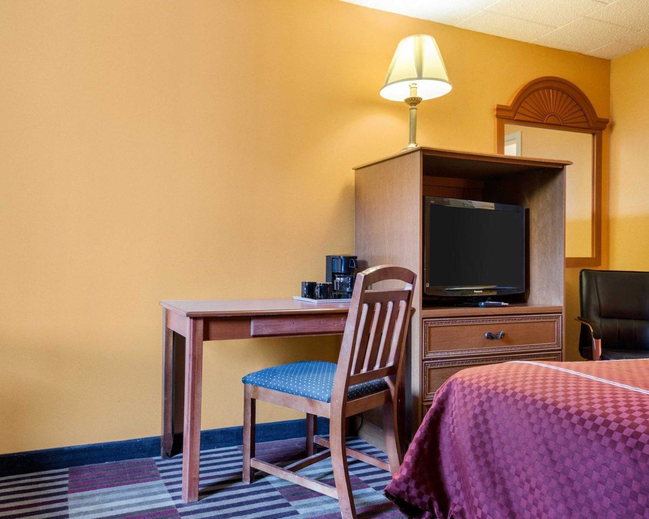 Gift card for Rodeway Inn University Gift card for Rodeway Inn University