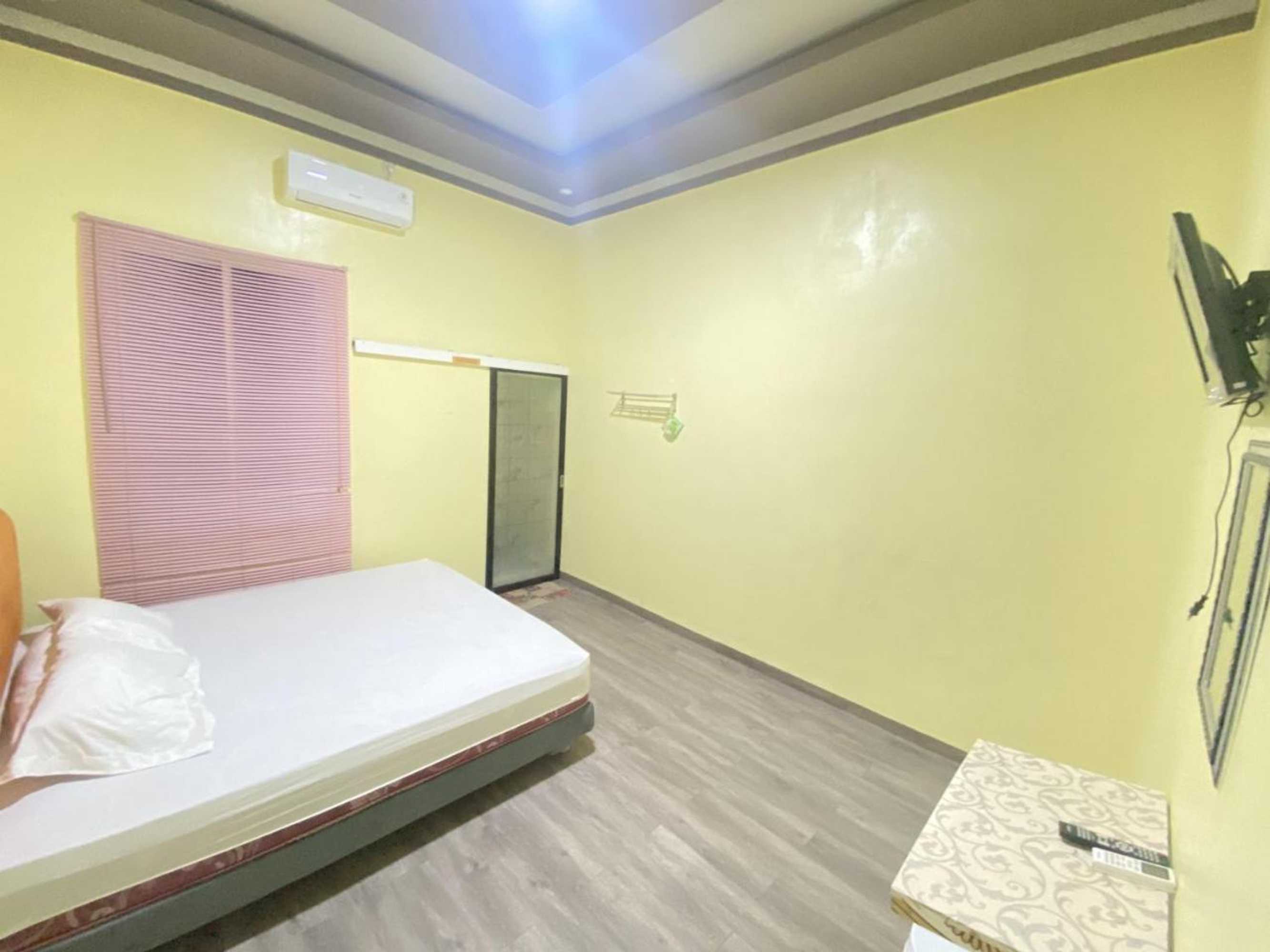 Gift card for Homestay RN Near Taman Bambu Runcing Polewali Mitra Reddoorz