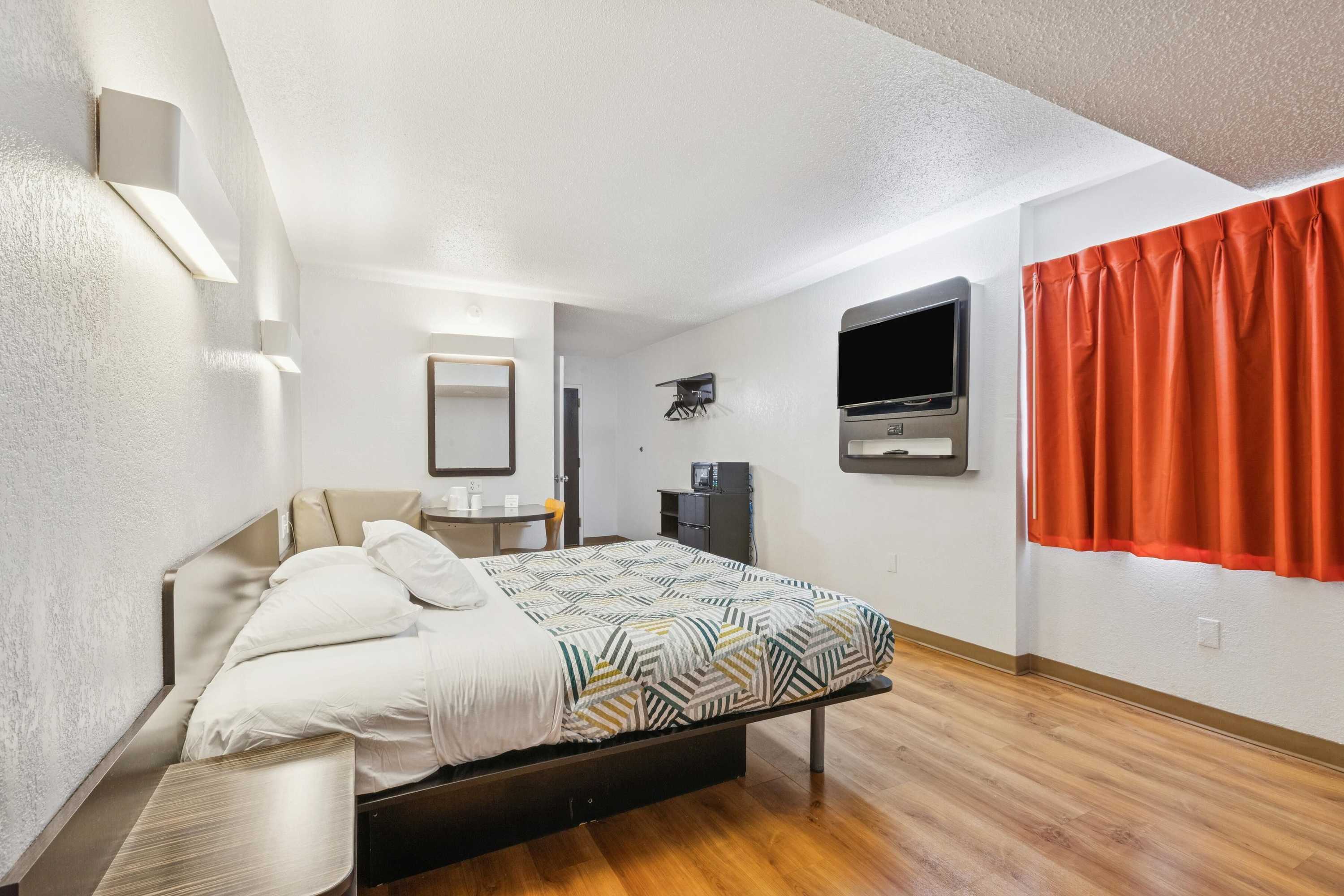 Gift card for Motel 6 Piscataway, NJ