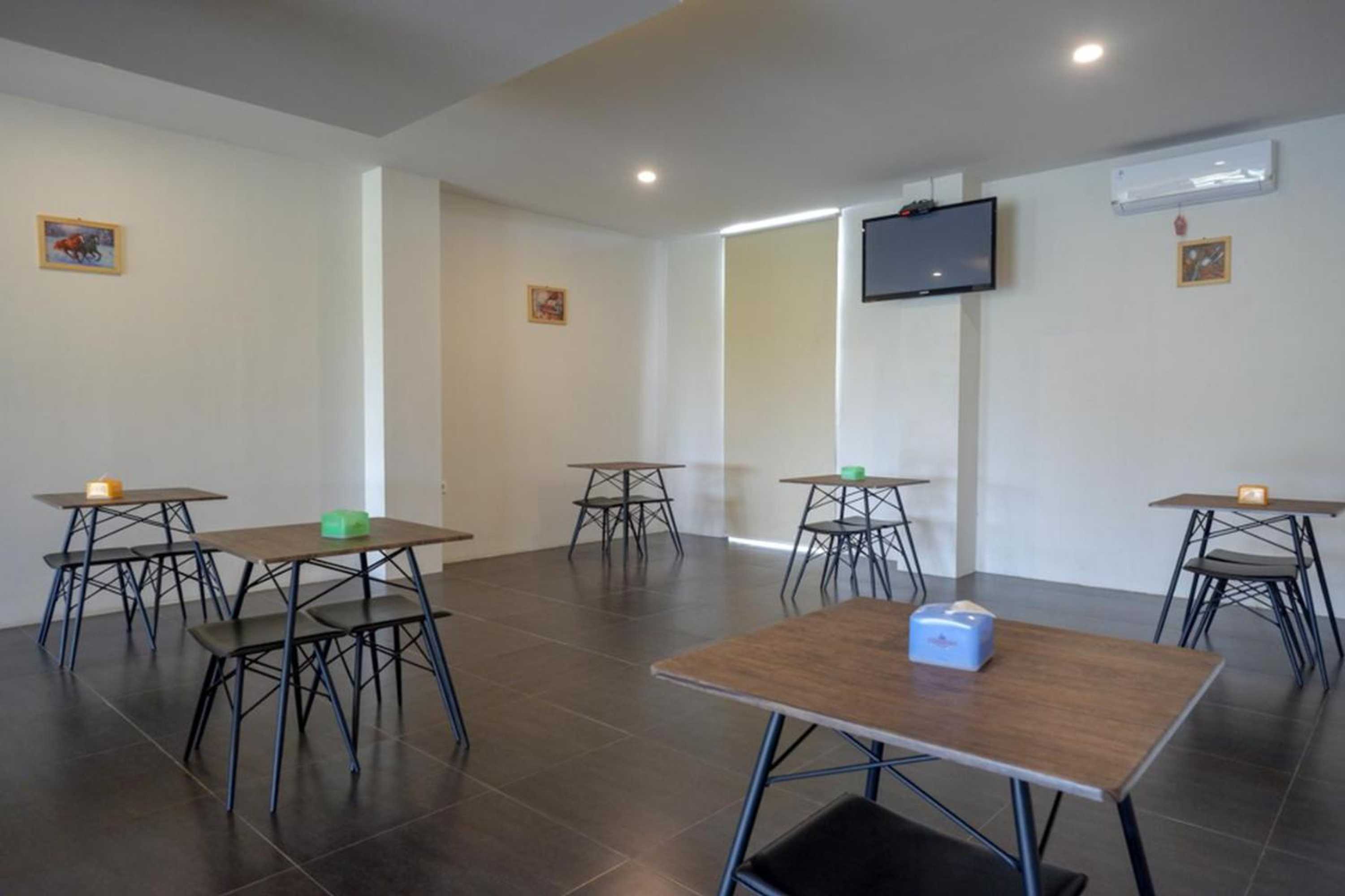 Gift card for Plus Near Solo Baru by Reddoorz