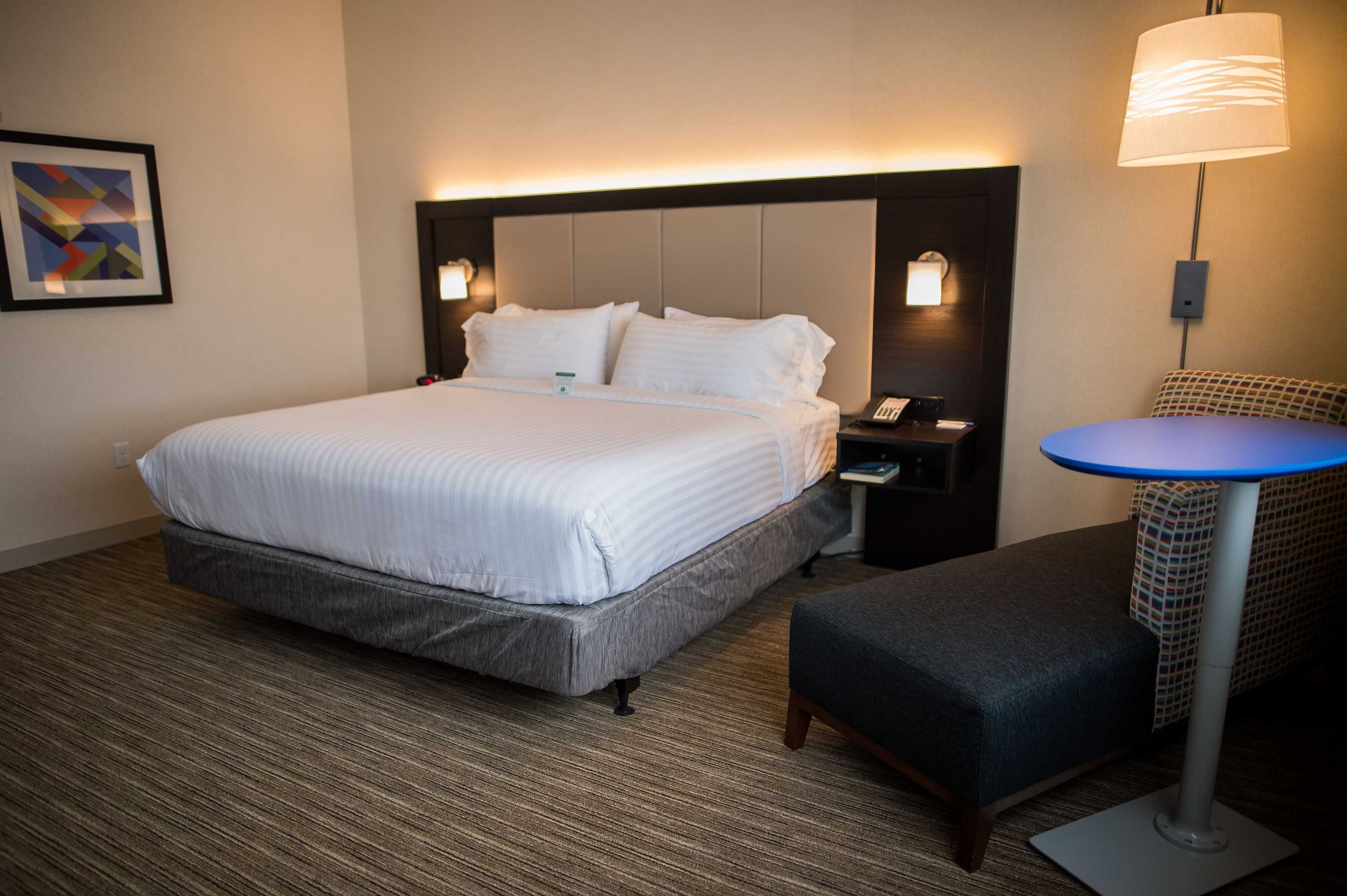 Gift card for Holiday Inn Express & Suites Marietta by Ihg Gift card for Holiday Inn Express & Suites Marietta by Ihg
