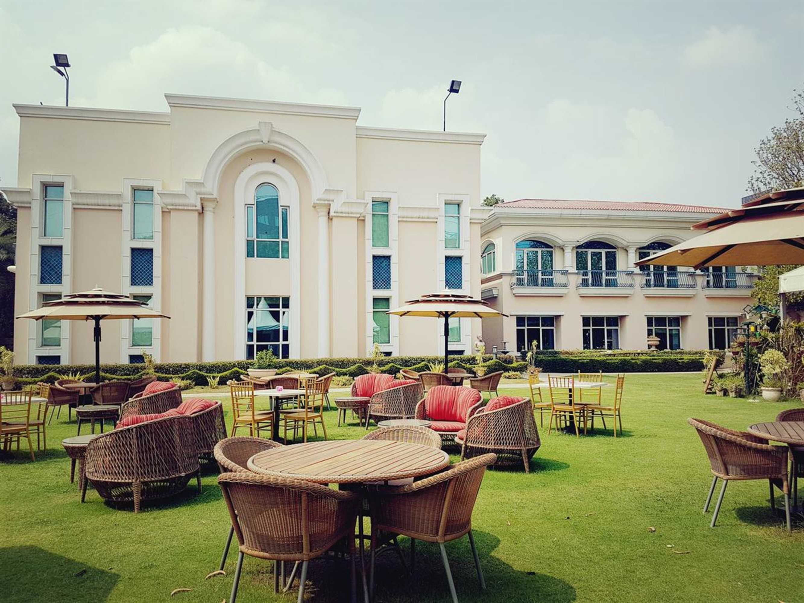 Gift card for The Palms - Town & Country Club Gift card for The Palms - Town & Country Club