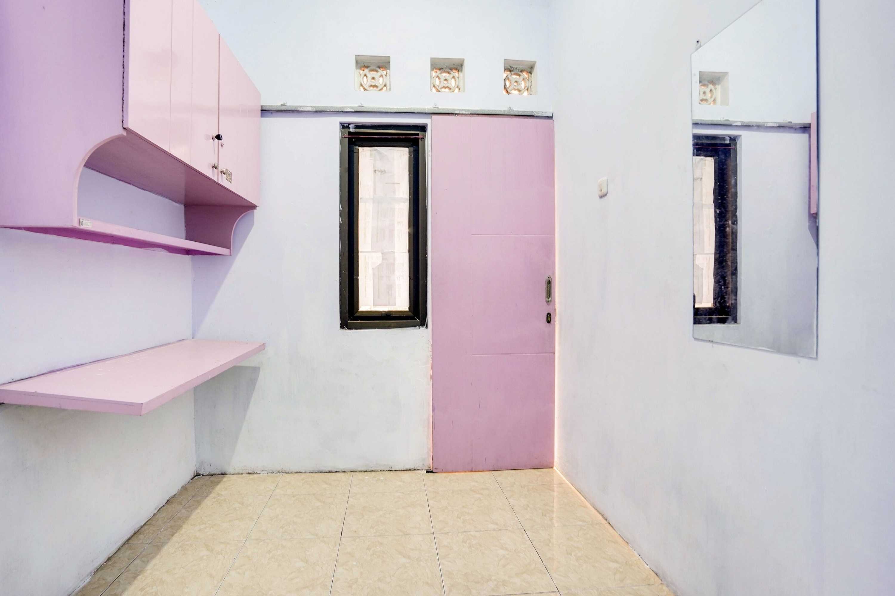 Gift card for Oyo Life 91626 Rr Kost Putri Syariah