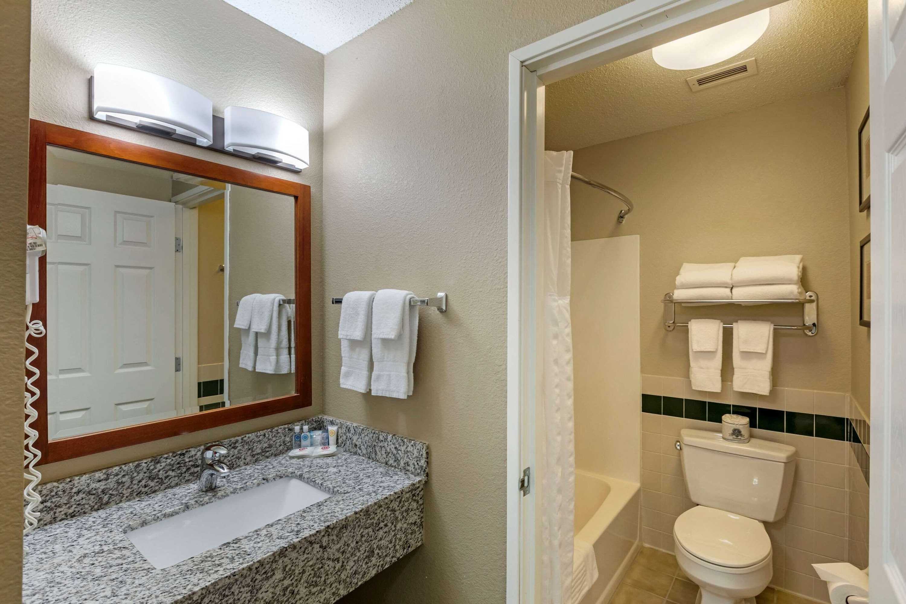 Gift card for Comfort Inn & Suites Jackson - West Bend