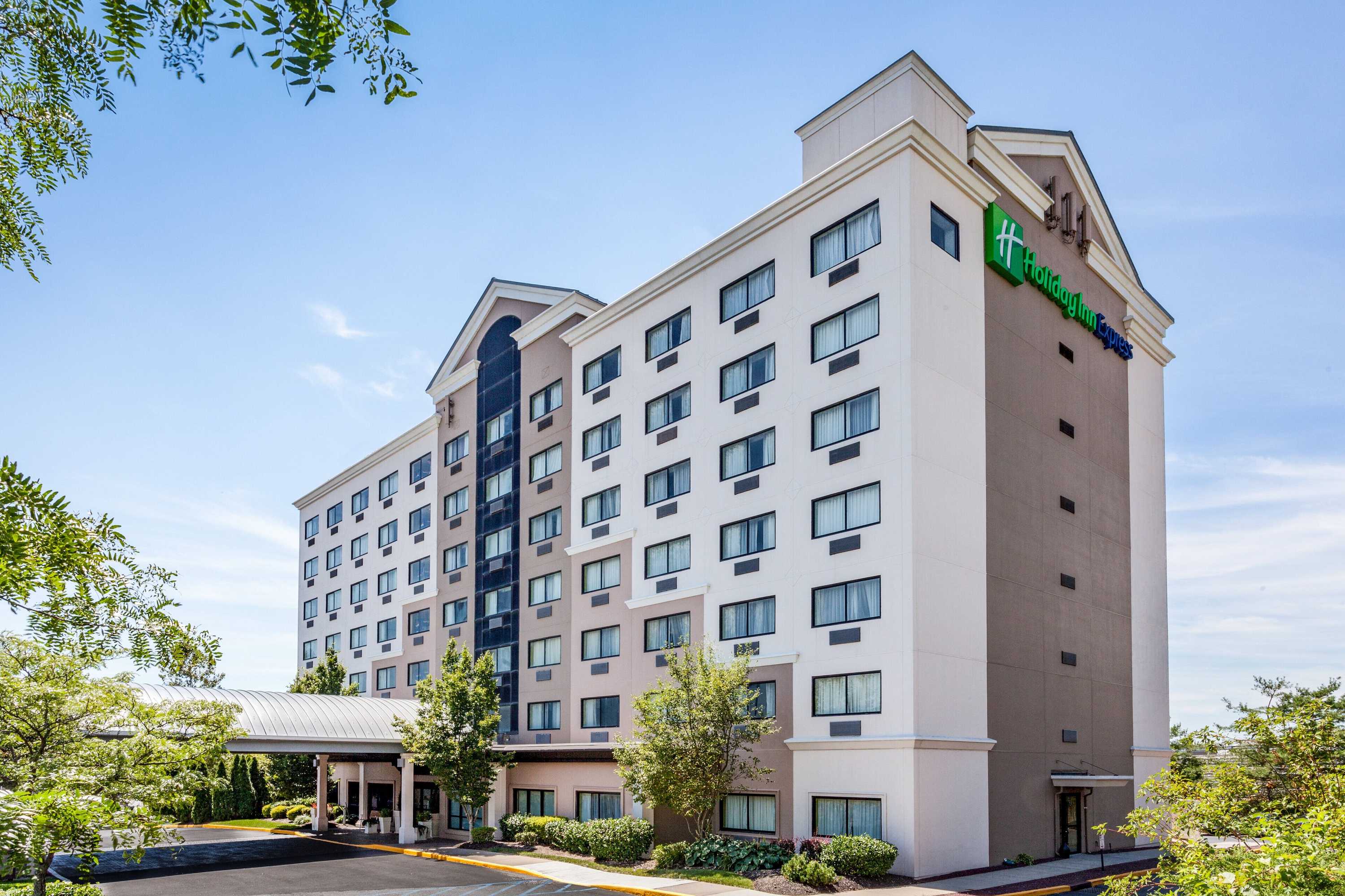 Gift card for Holiday Inn Express Hauppauge by Ihg Gift card for Holiday Inn Express Hauppauge by Ihg