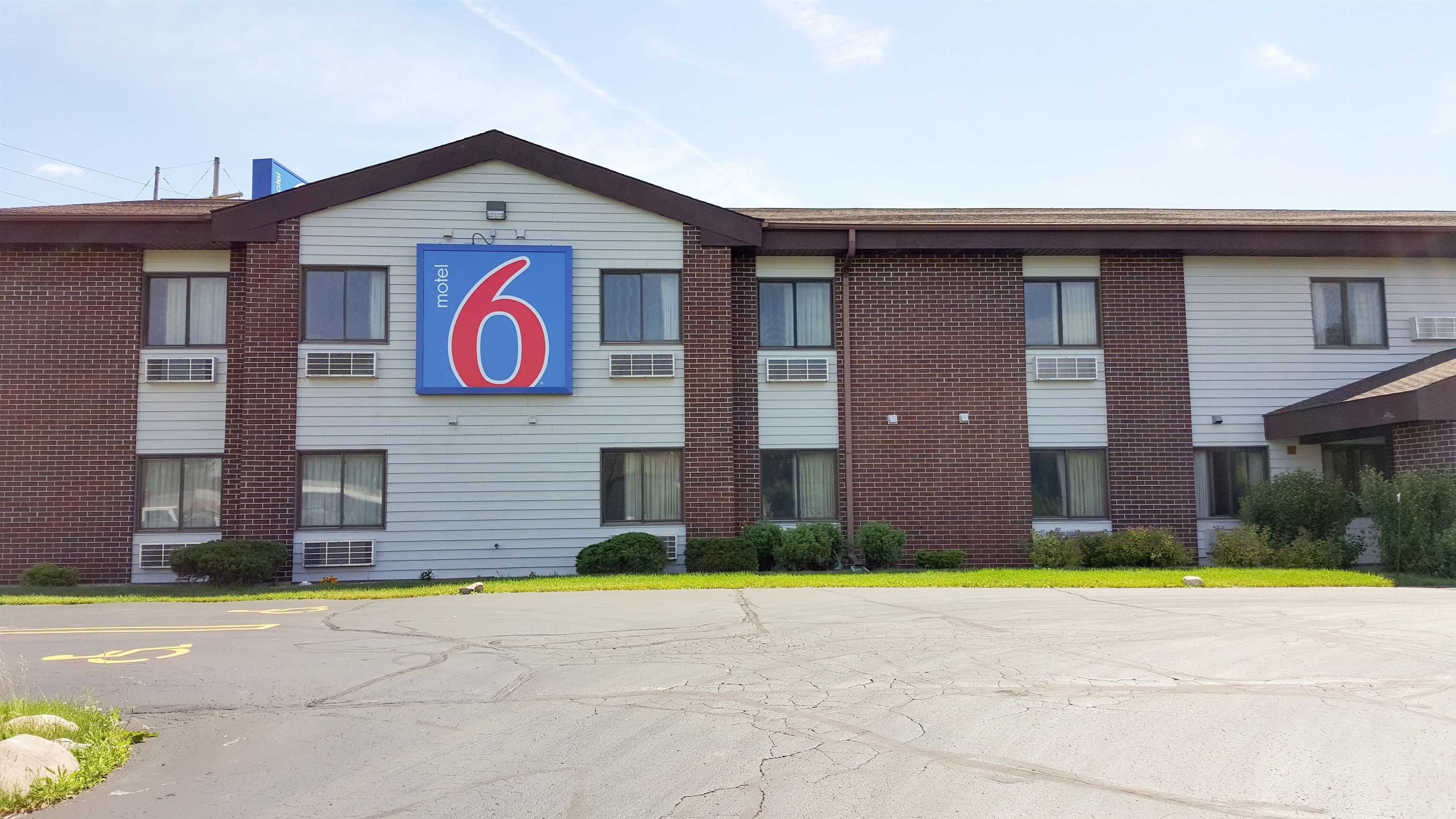 Gift card for Motel 6 Saukville, WI Gift card for Motel 6 Saukville, WI