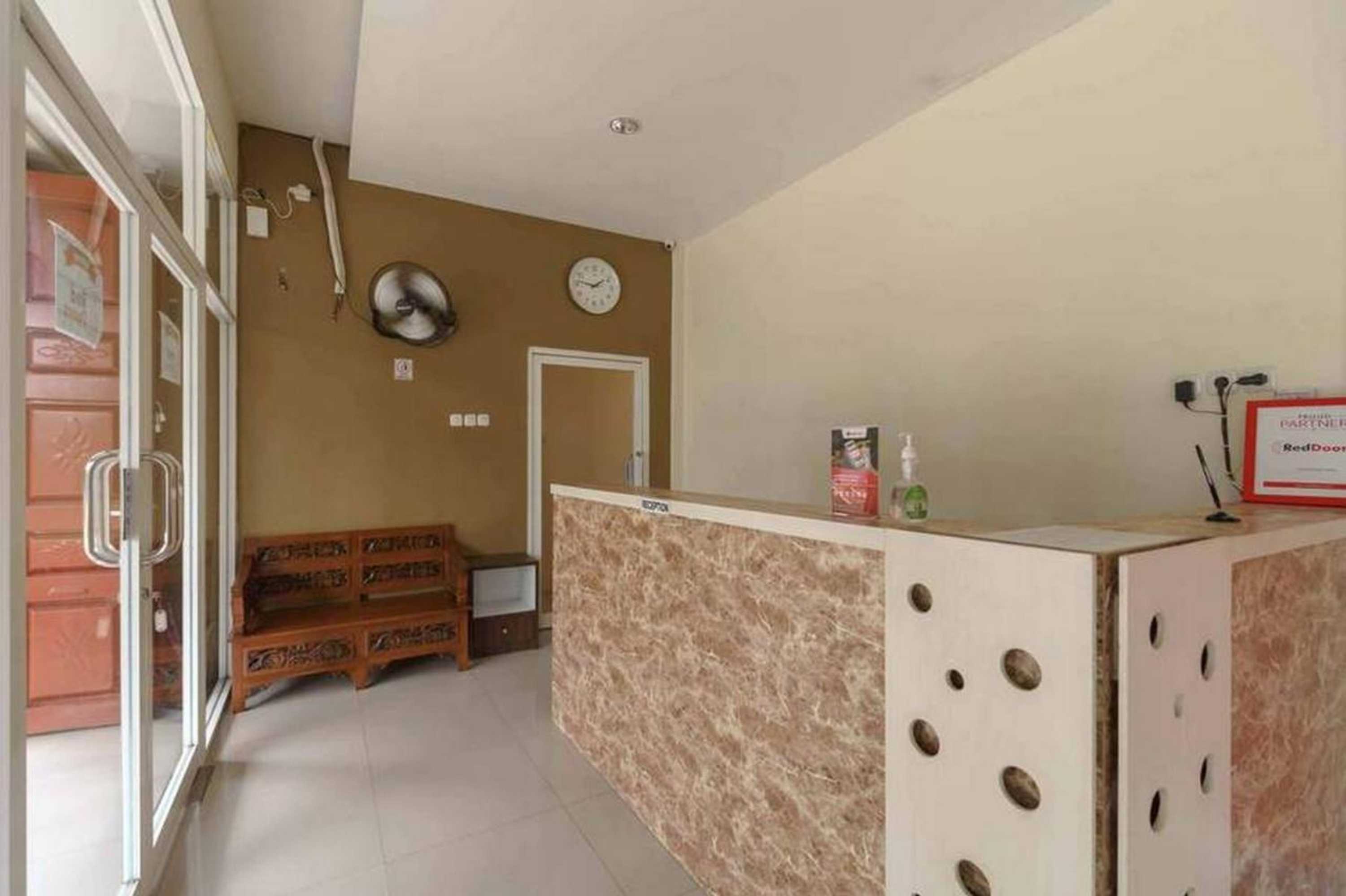 Gift card for Reddoorz Near RS Adam Malik Medan 2