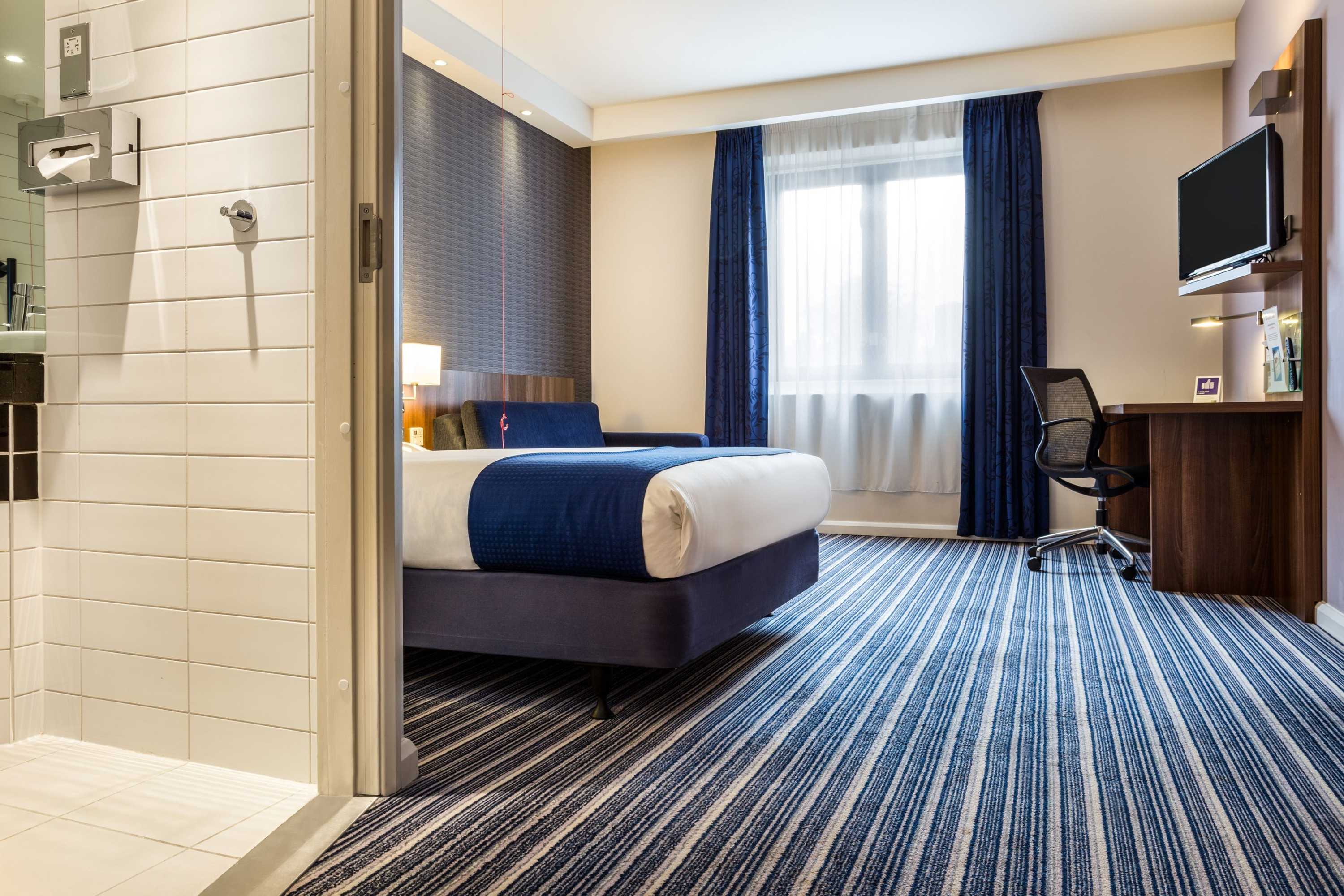 Gift card for Holiday Inn Express Colchester by Ihg Gift card for Holiday Inn Express Colchester by Ihg