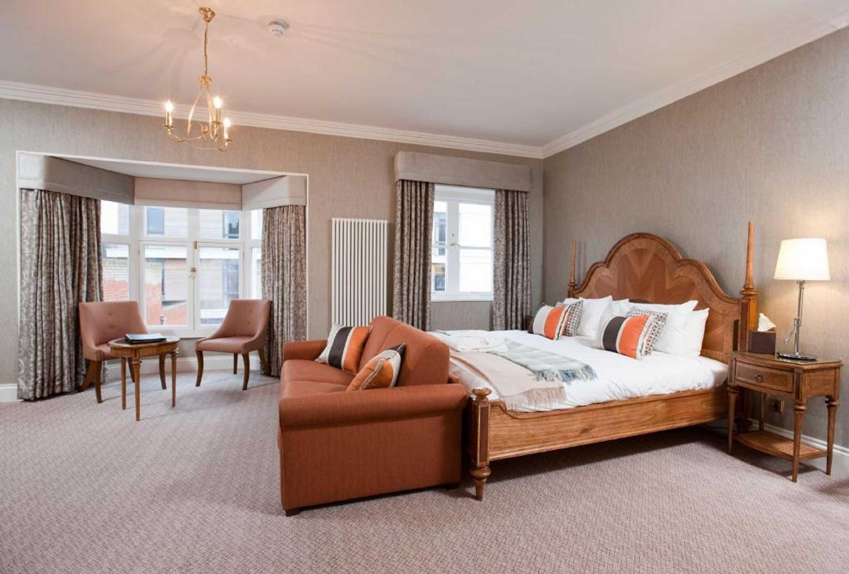 Gift card for Wivenhoe House Hotel Gift card for Wivenhoe House Hotel