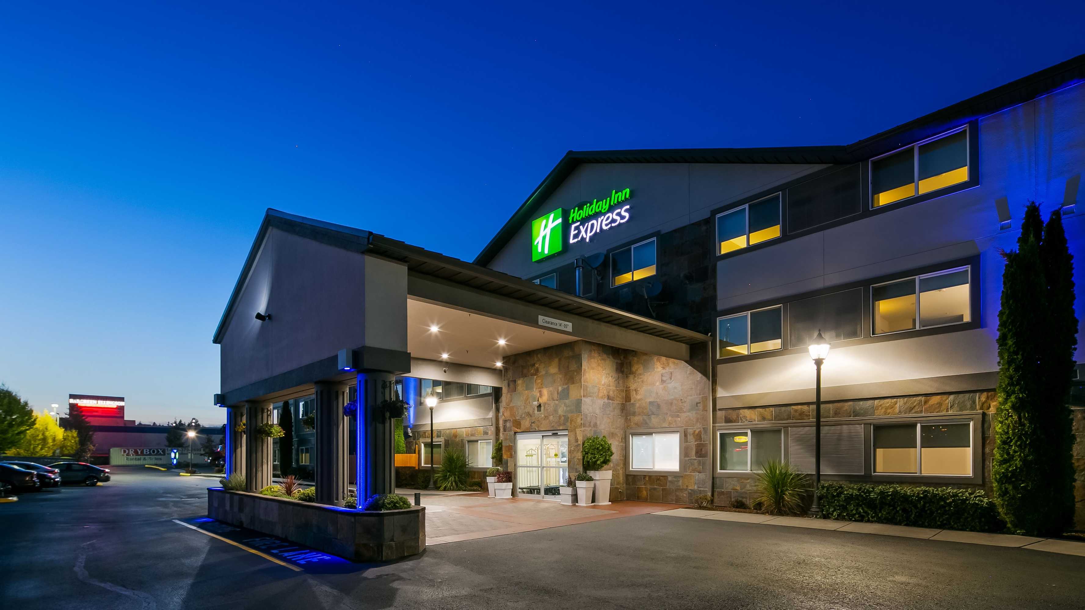 Gift card for Holiday Inn Express & Suites Everett by Ihg Gift card for Holiday Inn Express & Suites Everett by Ihg