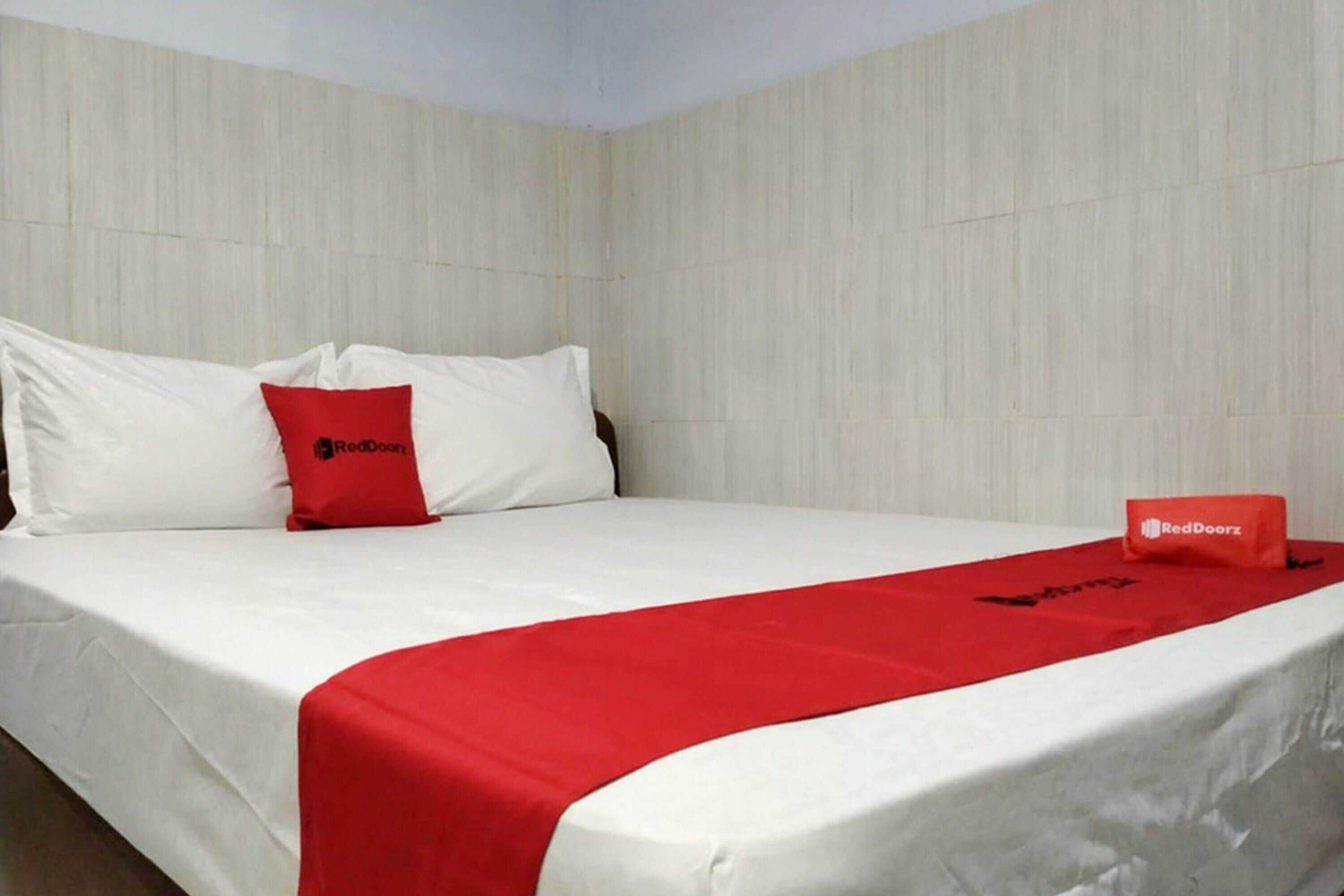 Gift card for Reddoorz @ Hotel Surabaya Sumenep Gift card for Reddoorz @ Hotel Surabaya Sumenep