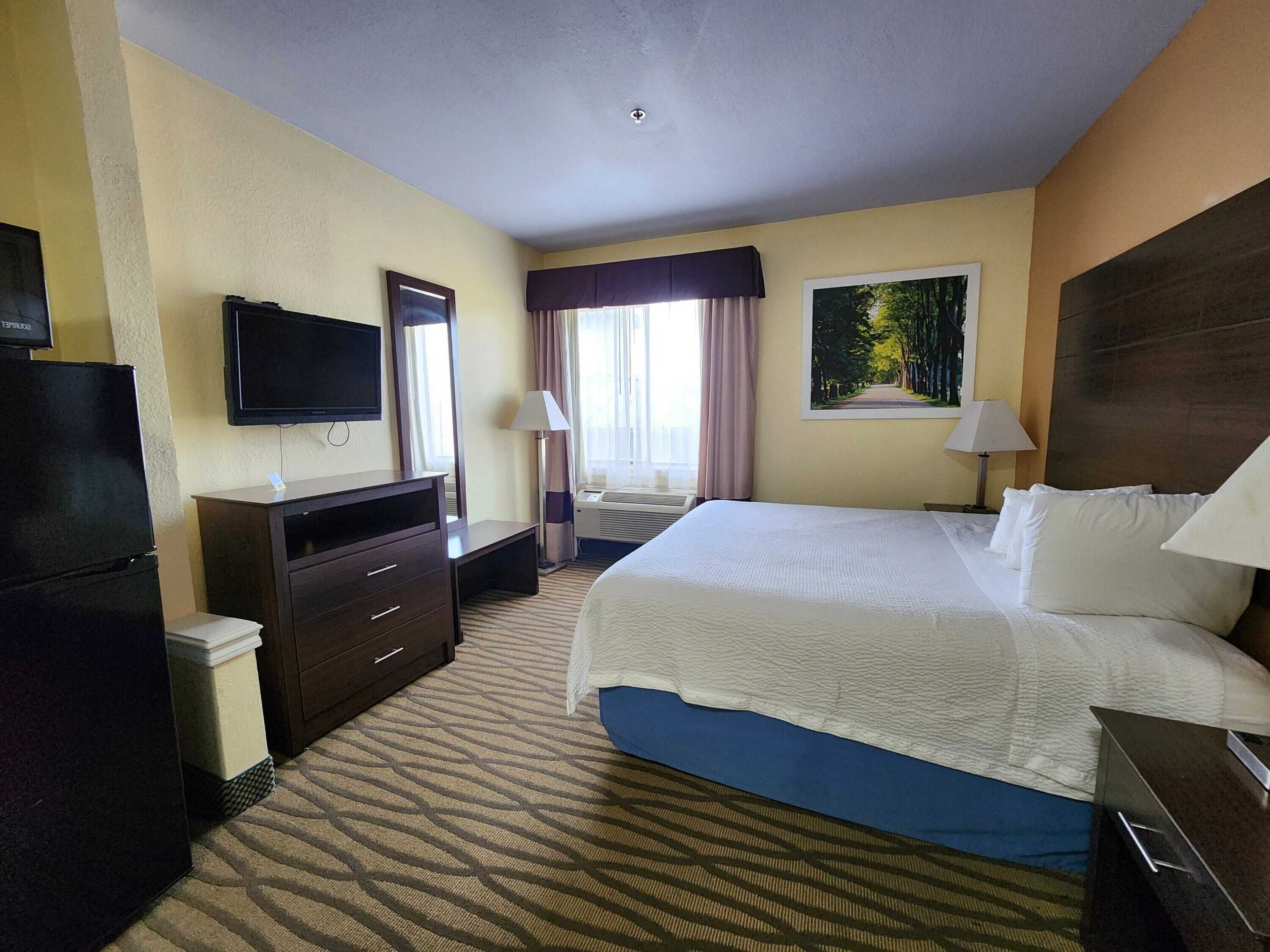 Gift card for Days Inn & Suites by Wyndham Pasadena Gift card for Days Inn & Suites by Wyndham Pasadena