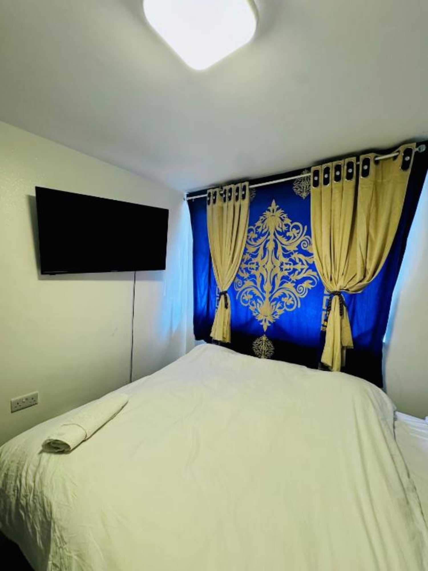 Gift card for Oyo Unique Private Rooms - Bolton Central, Free Parking