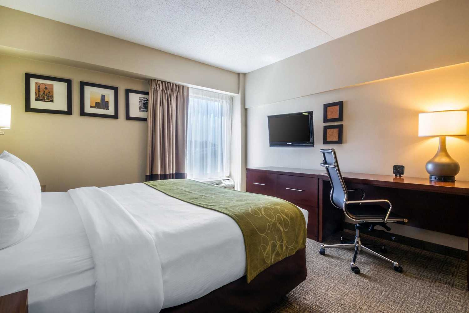 Gift card for Comfort Suites at Woodbridge