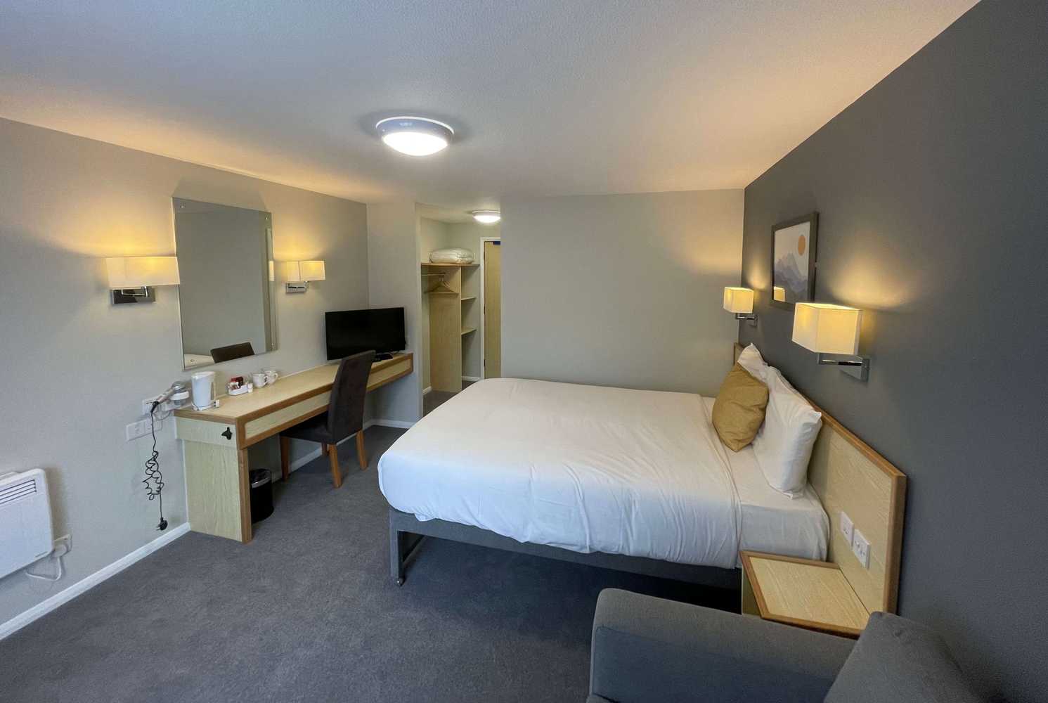 Gift card for Days Inn by Wyndham Sedgemoor M5