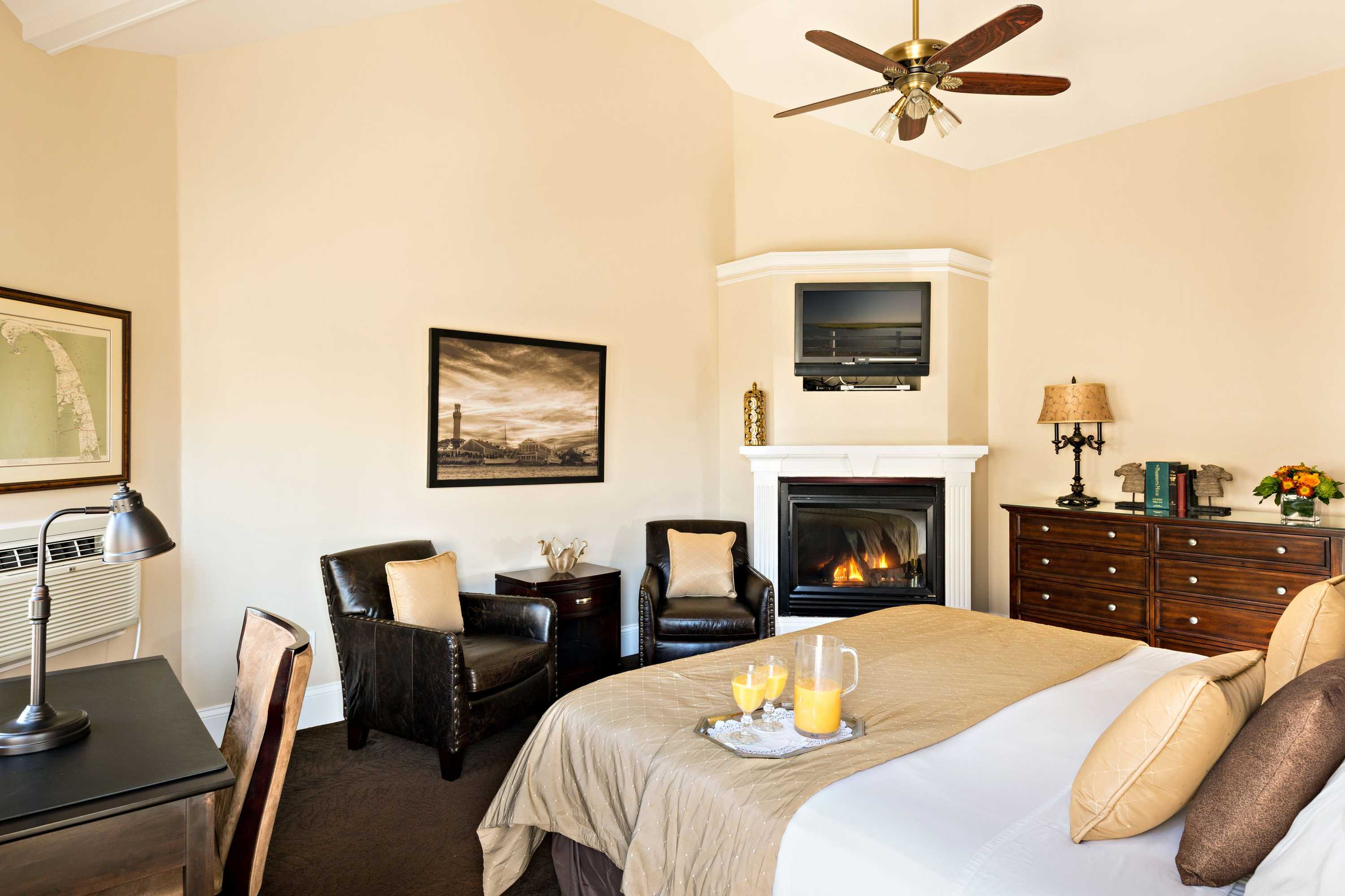 Gift card for Crowne Pointe Historic Inn & Spa - Adults Only Gift card for Crowne Pointe Historic Inn & Spa - Adults Only