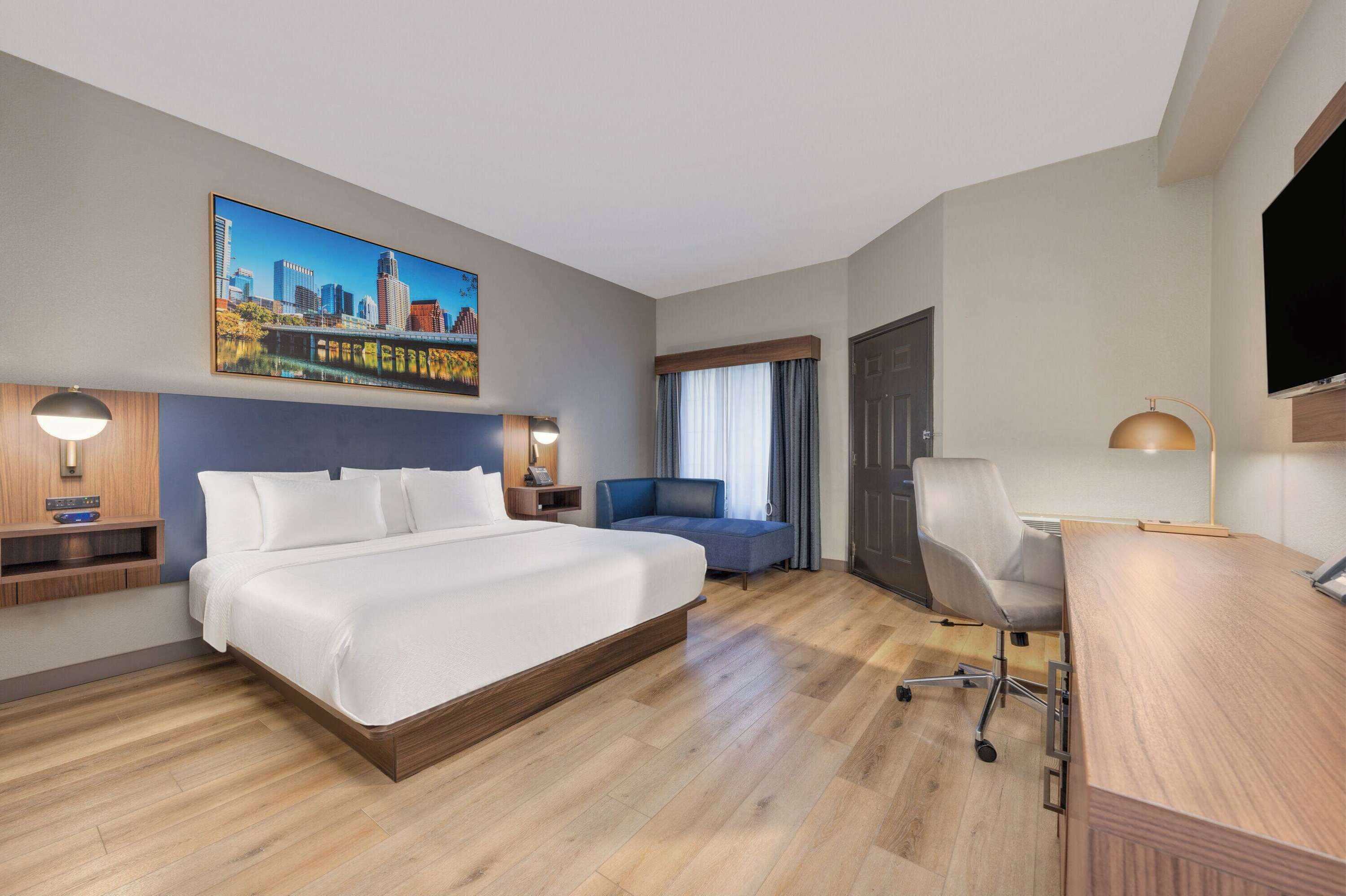 Gift card for La Quinta Inn & Suites by Wyndham Dallas Dfw Airport North Gift card for La Quinta Inn & Suites by Wyndham Dallas Dfw Airport North
