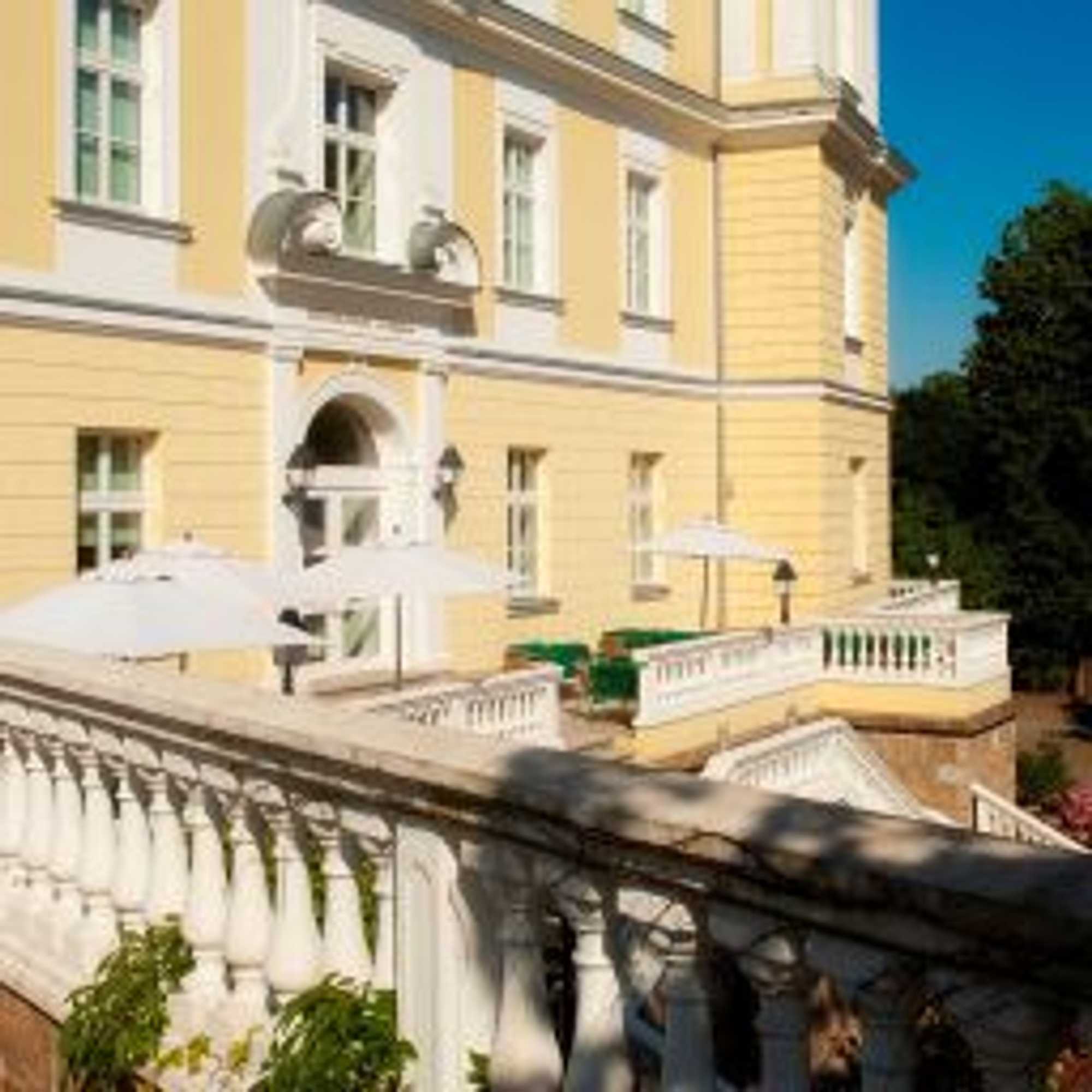 Gift card for Hotel Schloss Schwarzenfeld Gift card for Hotel Schloss Schwarzenfeld