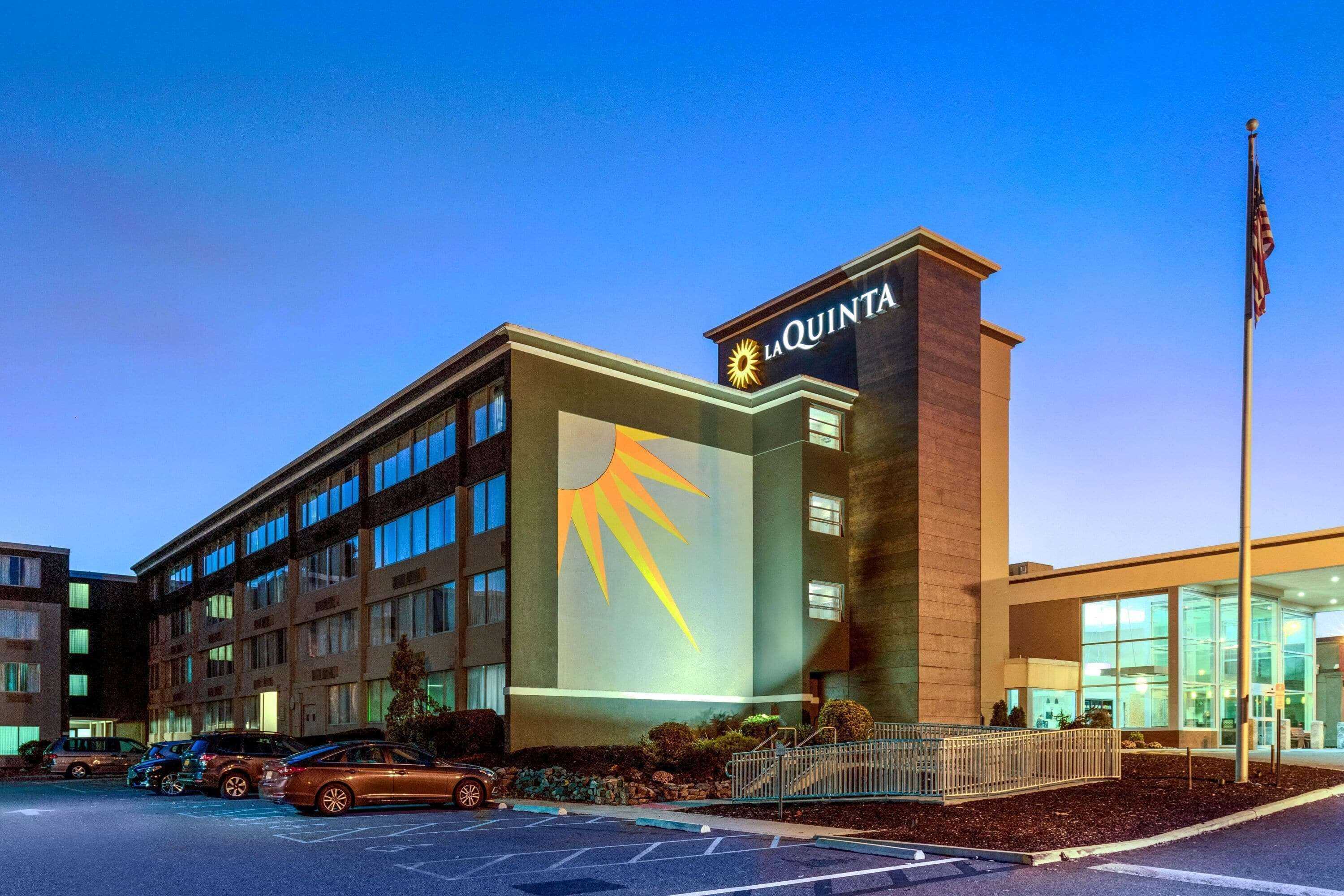 Gift card for La Quinta Inn & Suites by Wyndham Clifton/rutherford Gift card for La Quinta Inn & Suites by Wyndham Clifton/rutherford