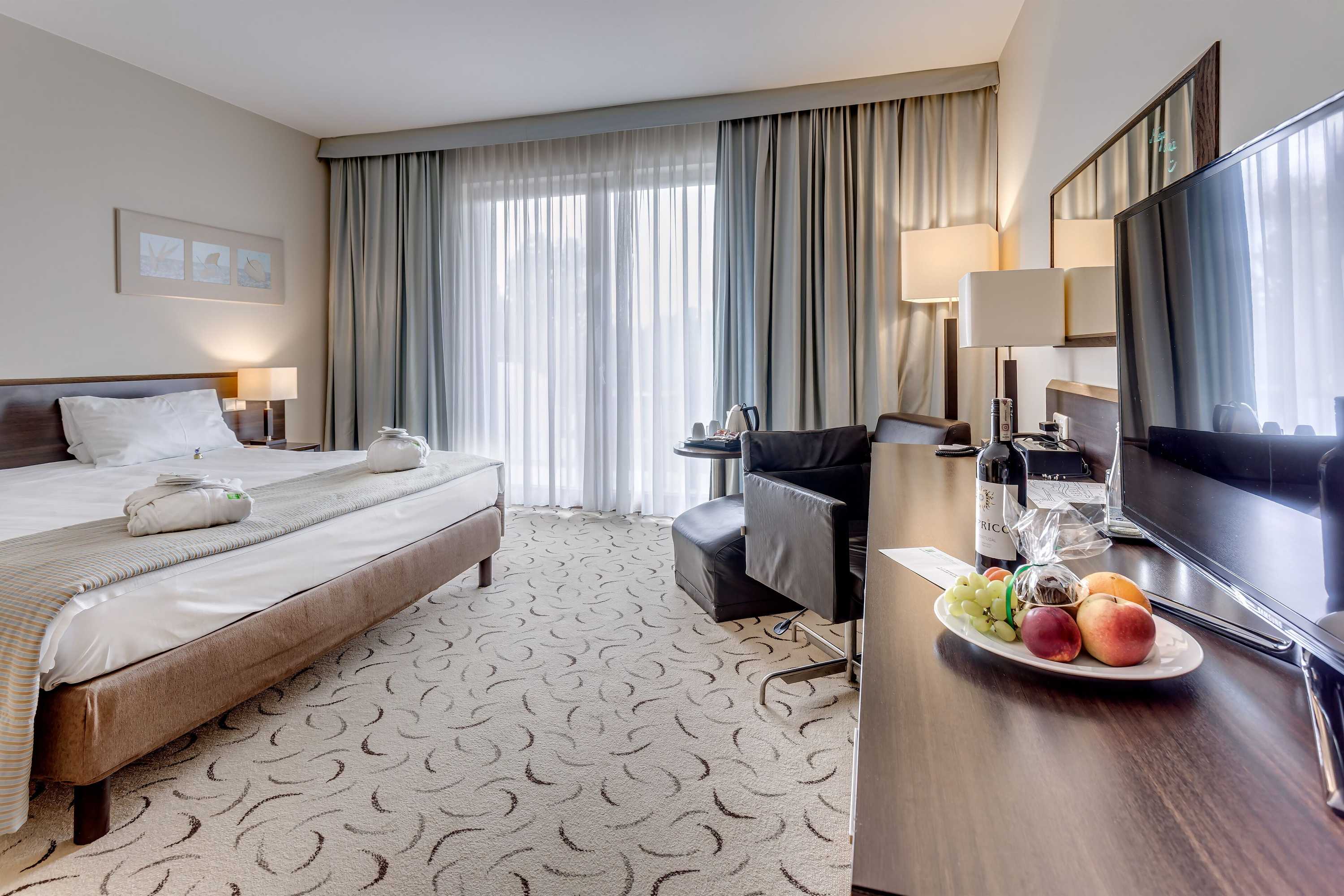 Gift card for Holiday Inn Resort Warszawa Józefów**** by Ihg Gift card for Holiday Inn Resort Warszawa Józefów**** by Ihg