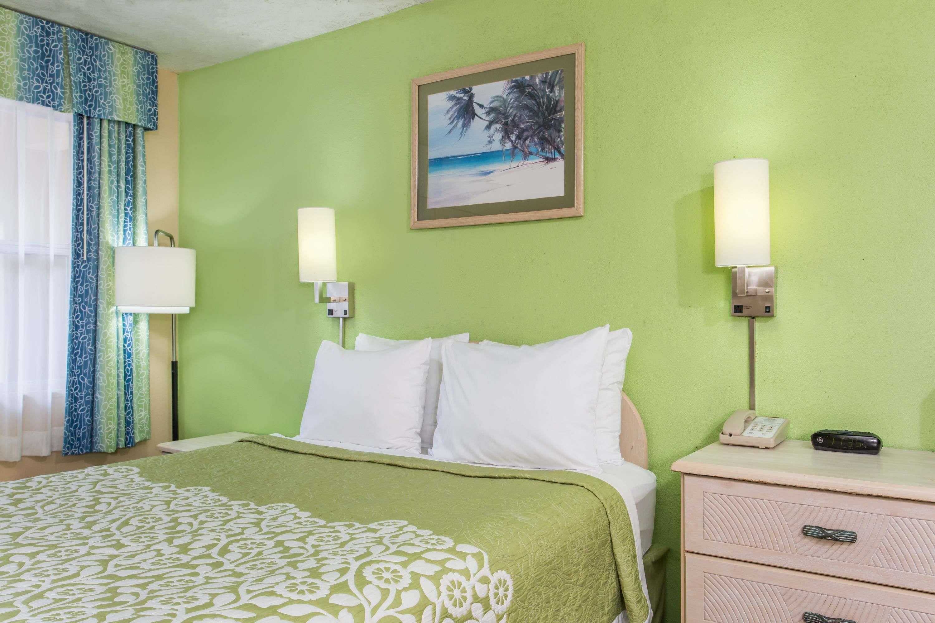 Gift card for Days Inn by Wyndham Bradenton I-75 Gift card for Days Inn by Wyndham Bradenton I-75