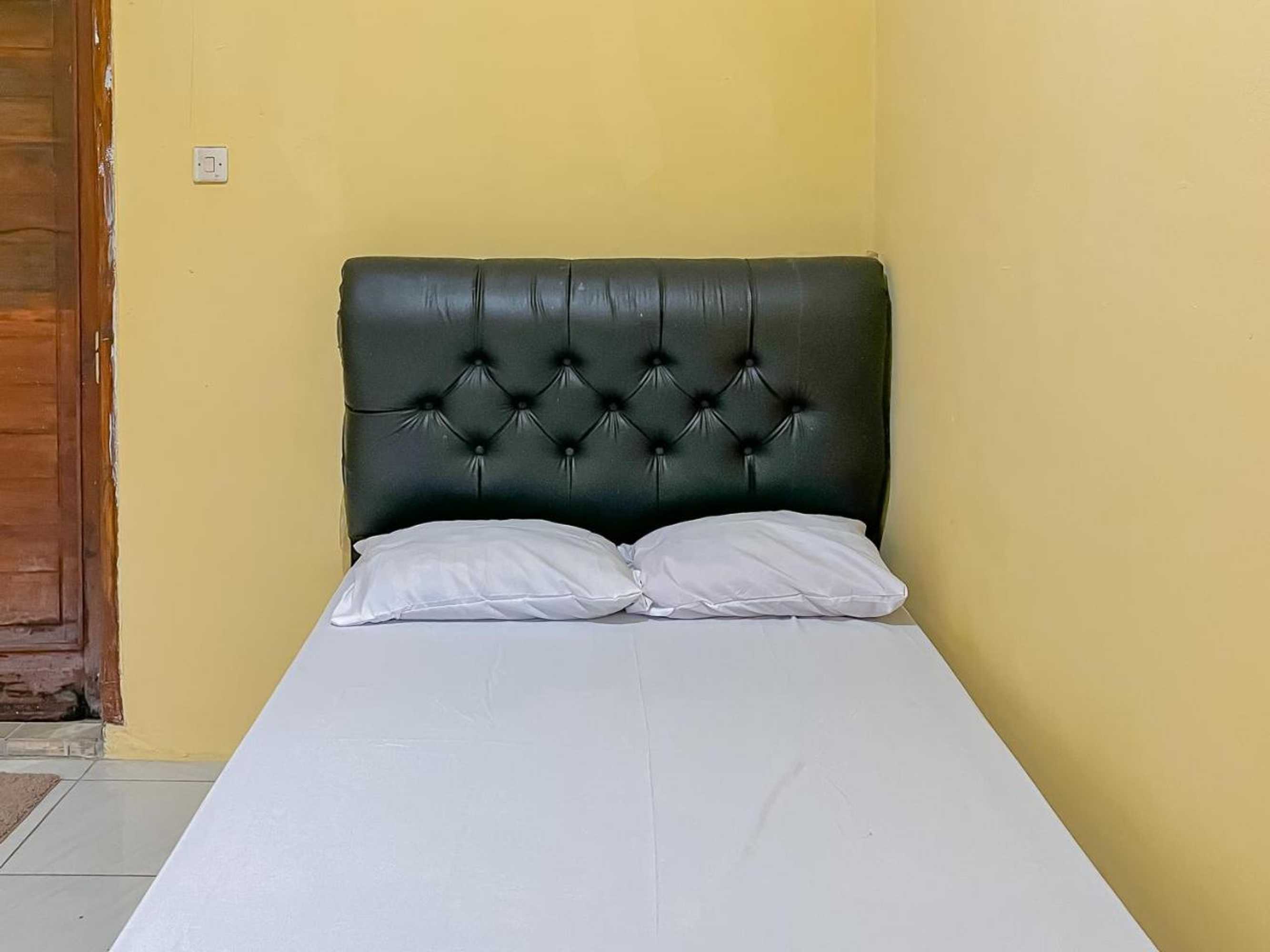 Gift card for Penginapan Diar Near Pantai Santolo Mitra Reddoorz