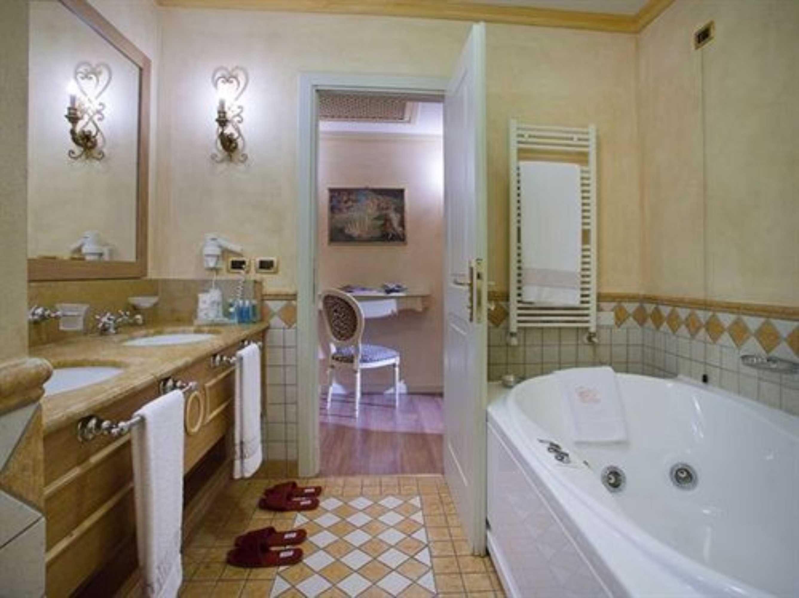 Gift card for Vip's Motel Luxury Accommodation & Spa Gift card for Vip's Motel Luxury Accommodation & Spa