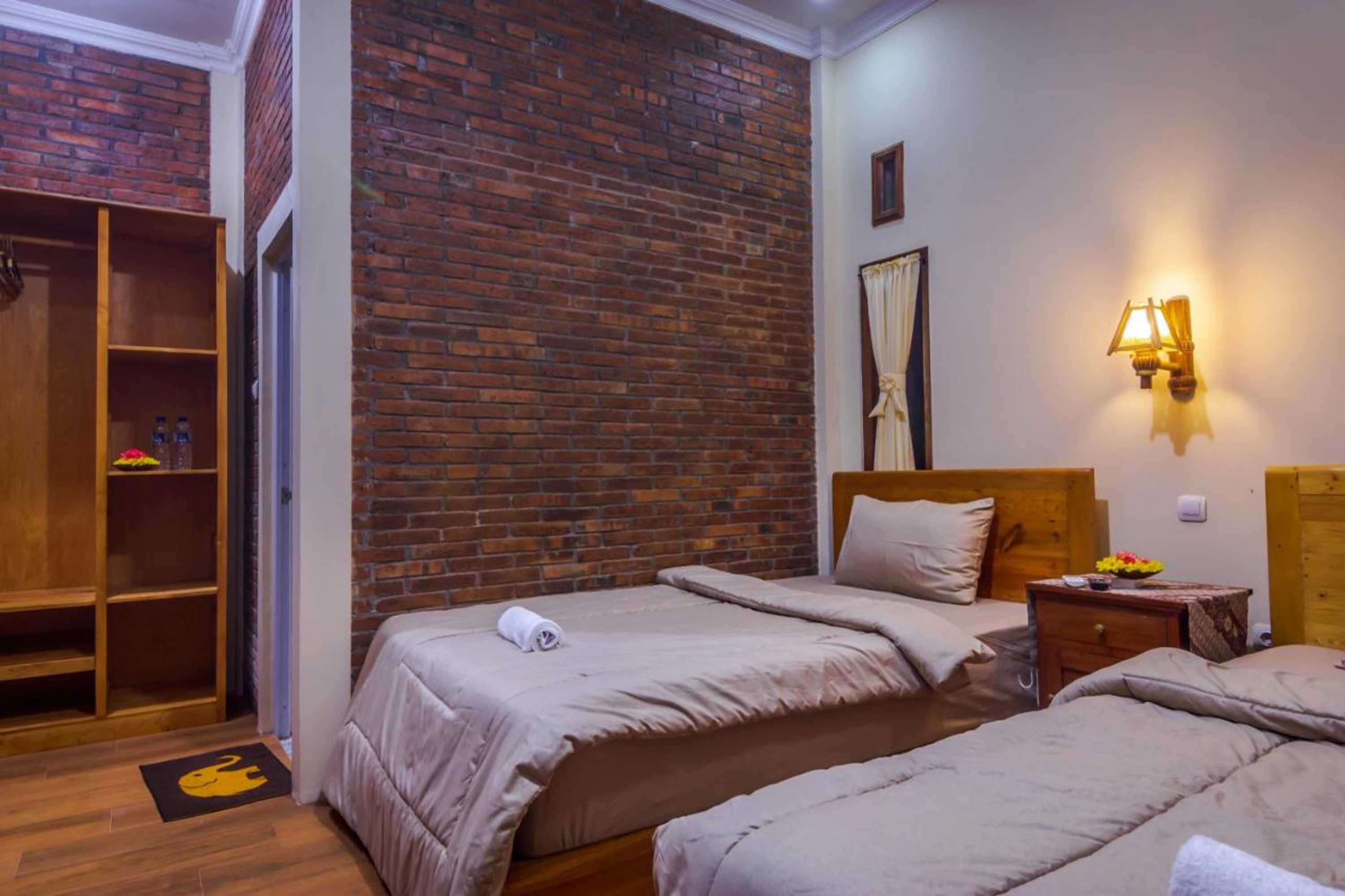Gift card for Maher House Borobudur