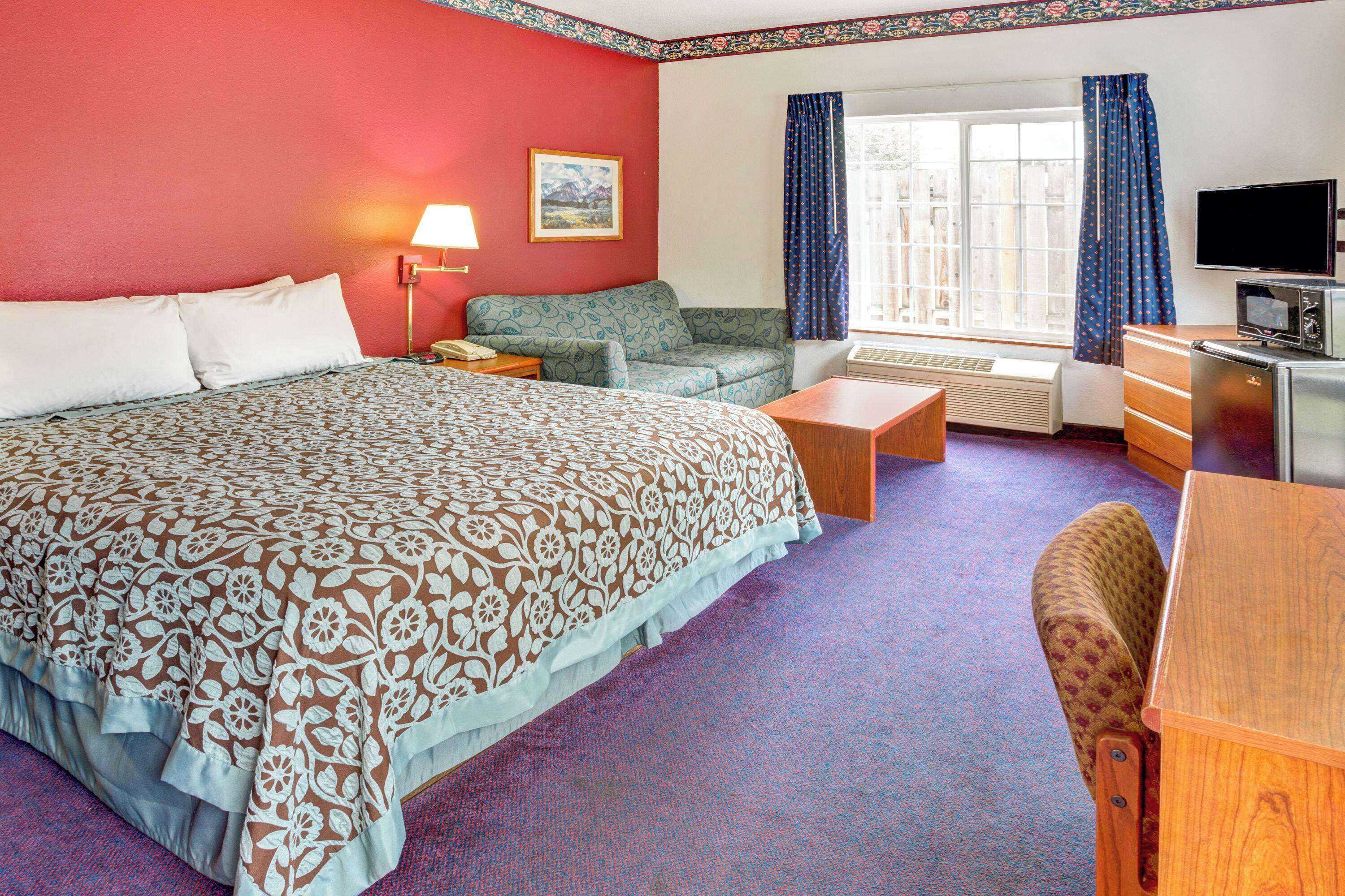 Gift card for Days Inn & Suites by Wyndham Gresham Gift card for Days Inn & Suites by Wyndham Gresham