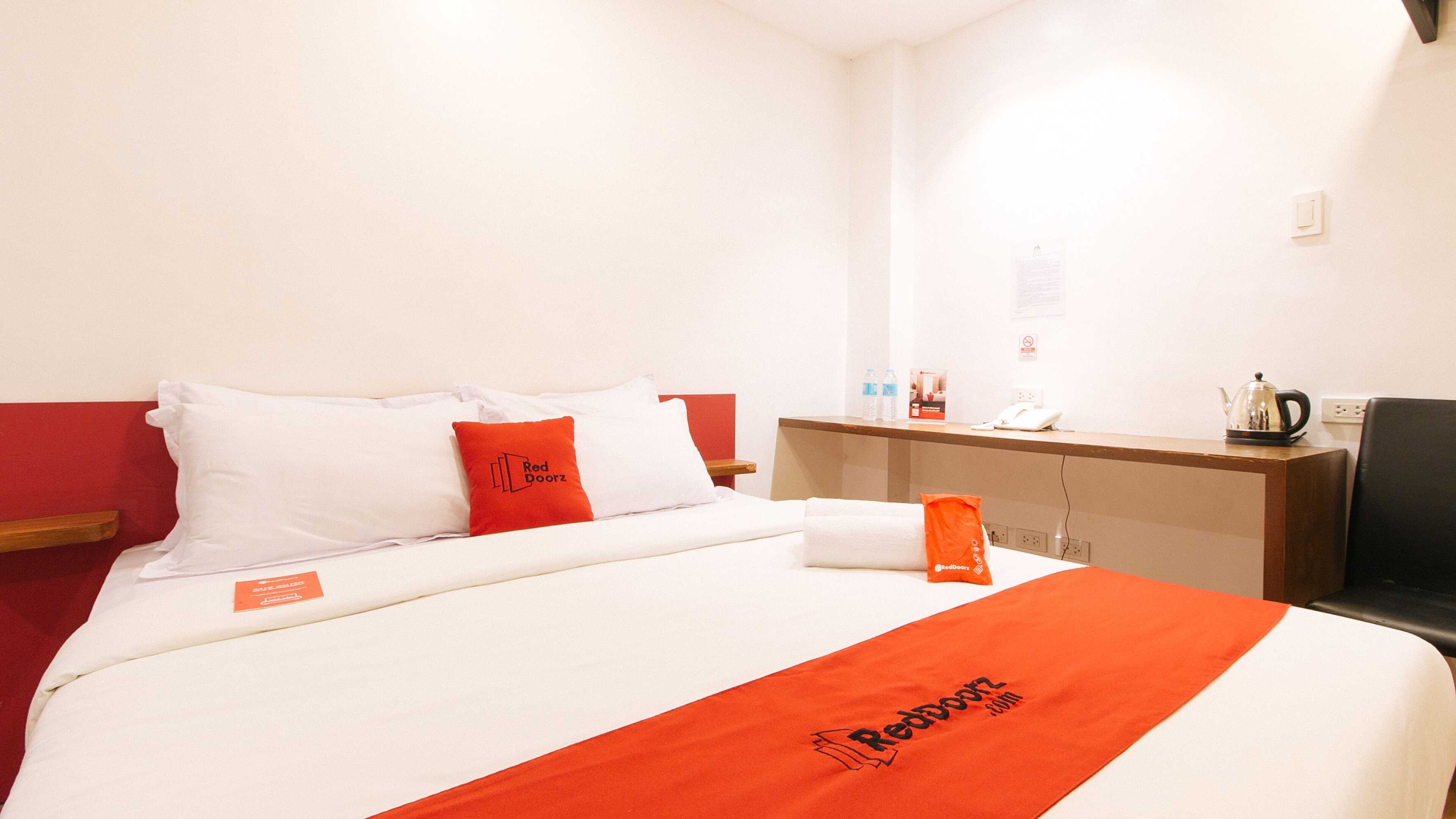 Gift card for Reddoorz Plus at MM Hotel Las Pinas Former Reddoorz Plus Near Bamboo Organ Gift card for Reddoorz Plus at MM Hotel Las Pinas Former Reddoorz Plus Near Bamboo Organ