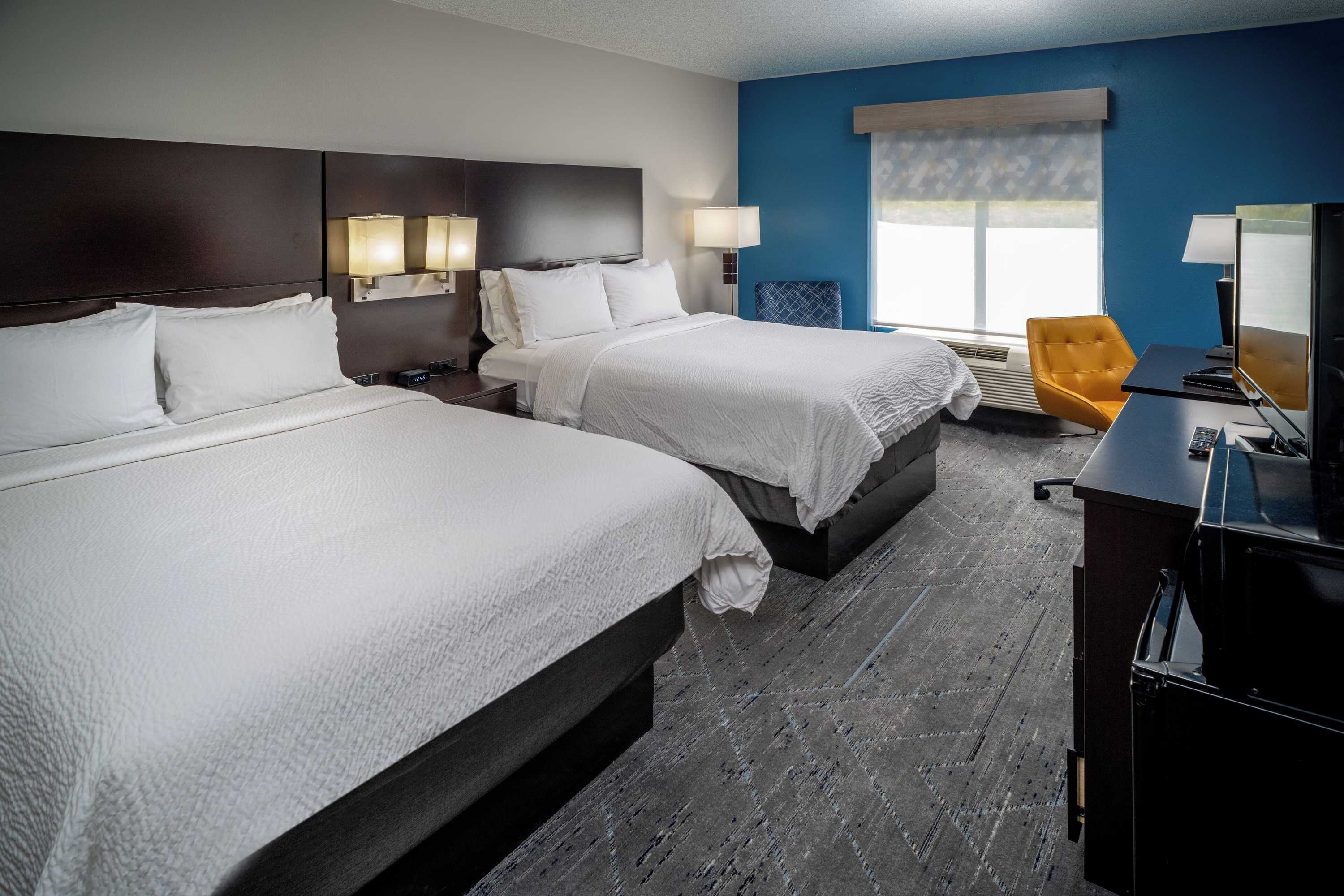 Gift card for Holiday Inn Express Hotel & Suites Cross Lanes by Ihg Gift card for Holiday Inn Express Hotel & Suites Cross Lanes by Ihg
