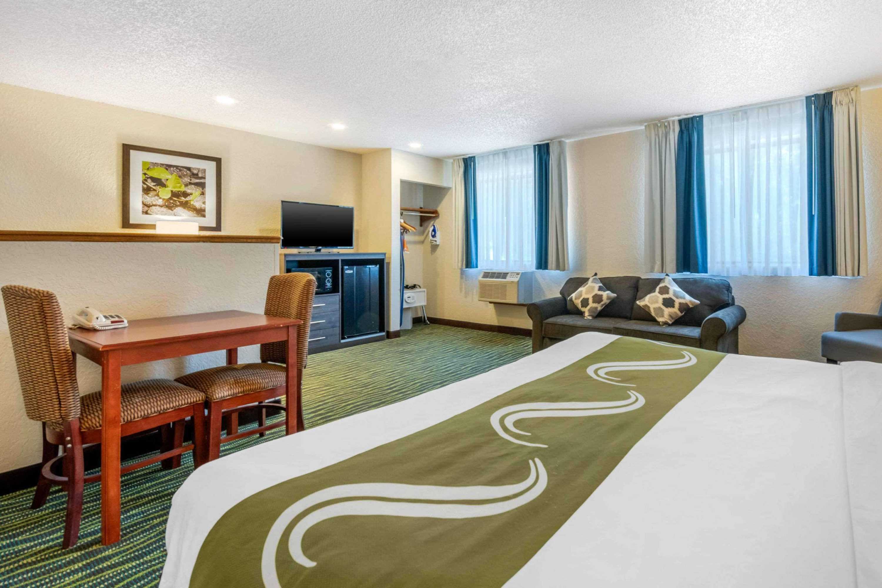 Gift card for Quality Inn & Suites Leesburg Chain of Lakes Gift card for Quality Inn & Suites Leesburg Chain of Lakes