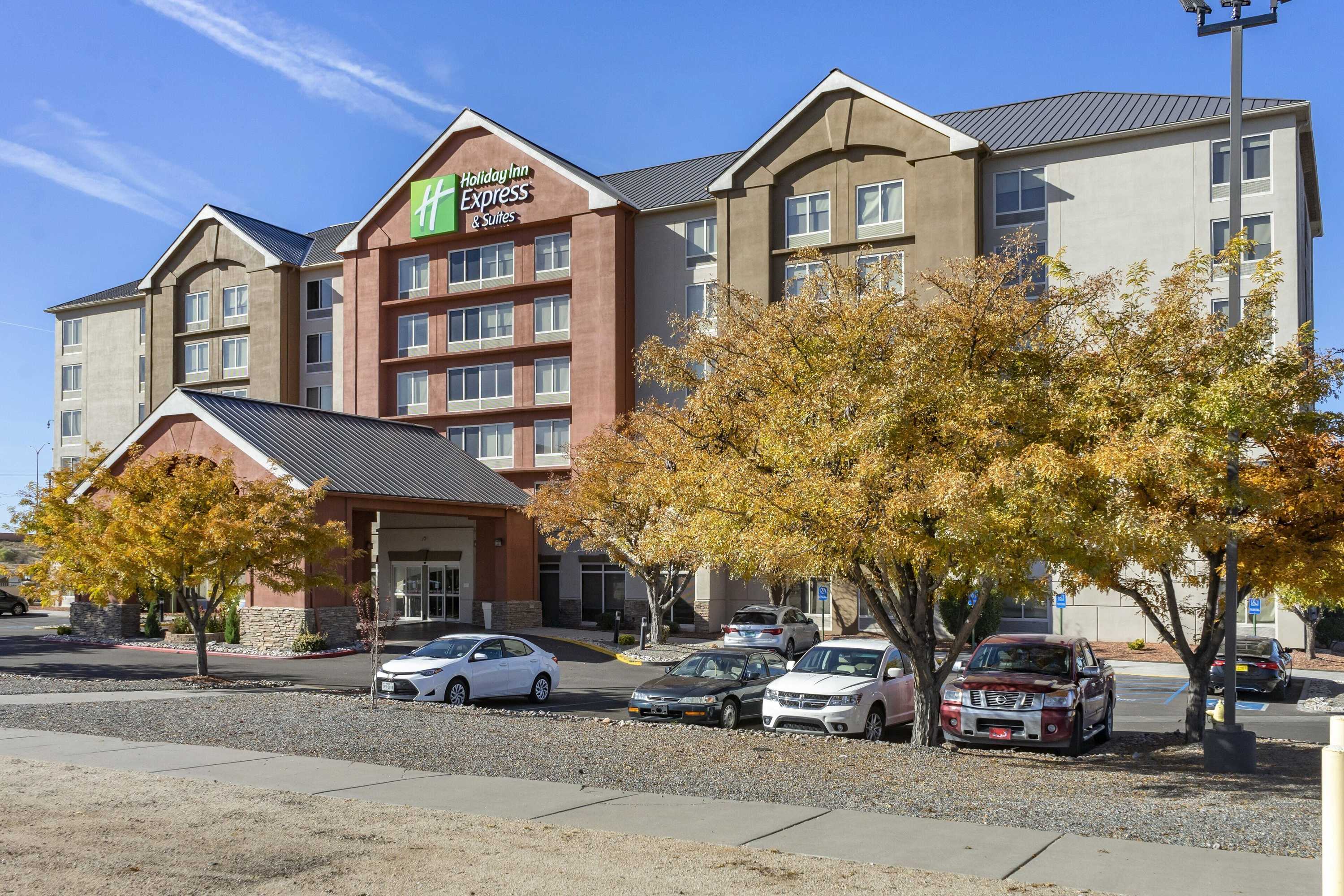Gift card for Holiday Inn Express Hotel & Suites Albuquerque Midtown by Ihg Gift card for Holiday Inn Express Hotel & Suites Albuquerque Midtown by Ihg