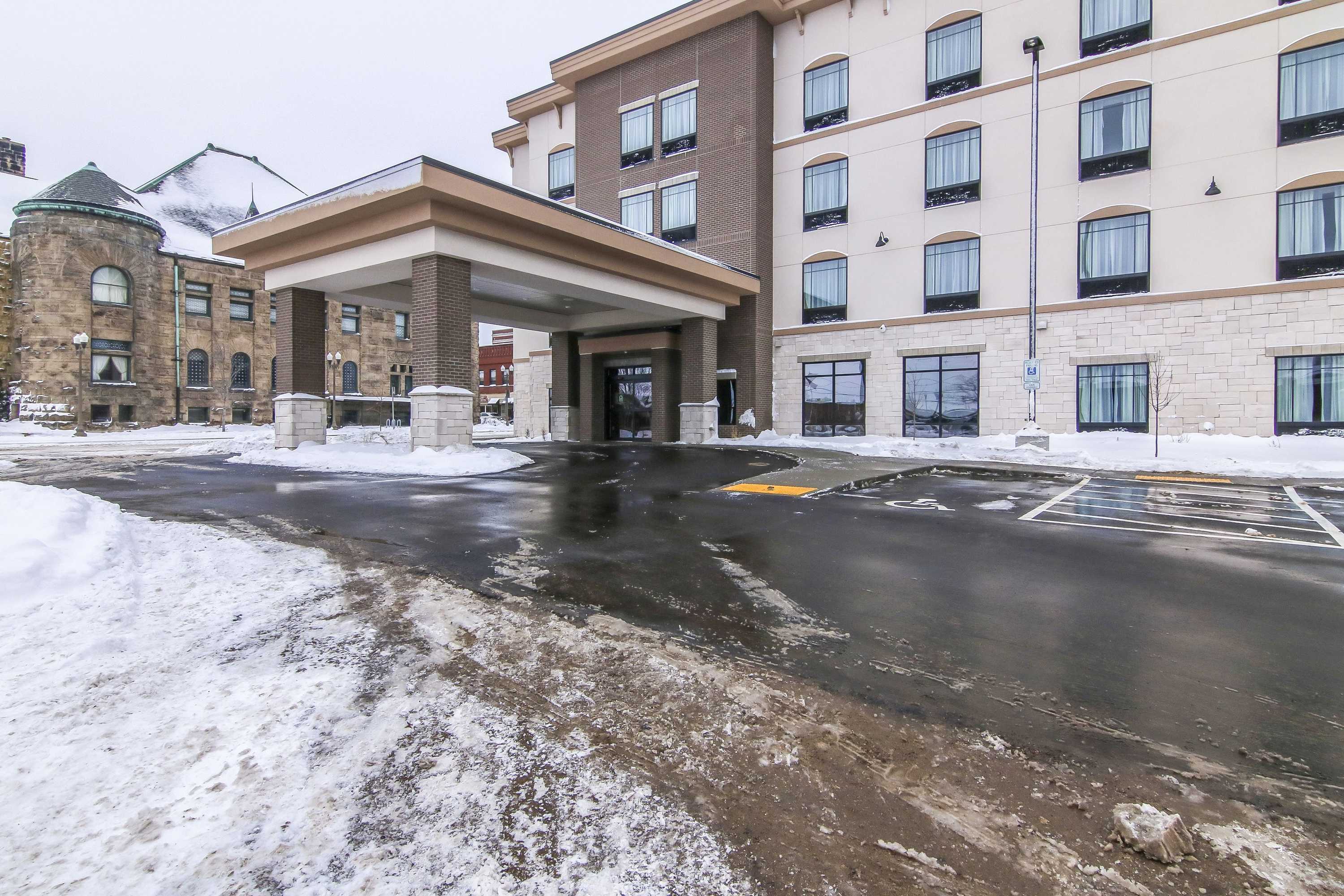 Gift card for Cobblestone Inn & Suites at UW Stout Downtown Menomonie Gift card for Cobblestone Inn & Suites at UW Stout Downtown Menomonie