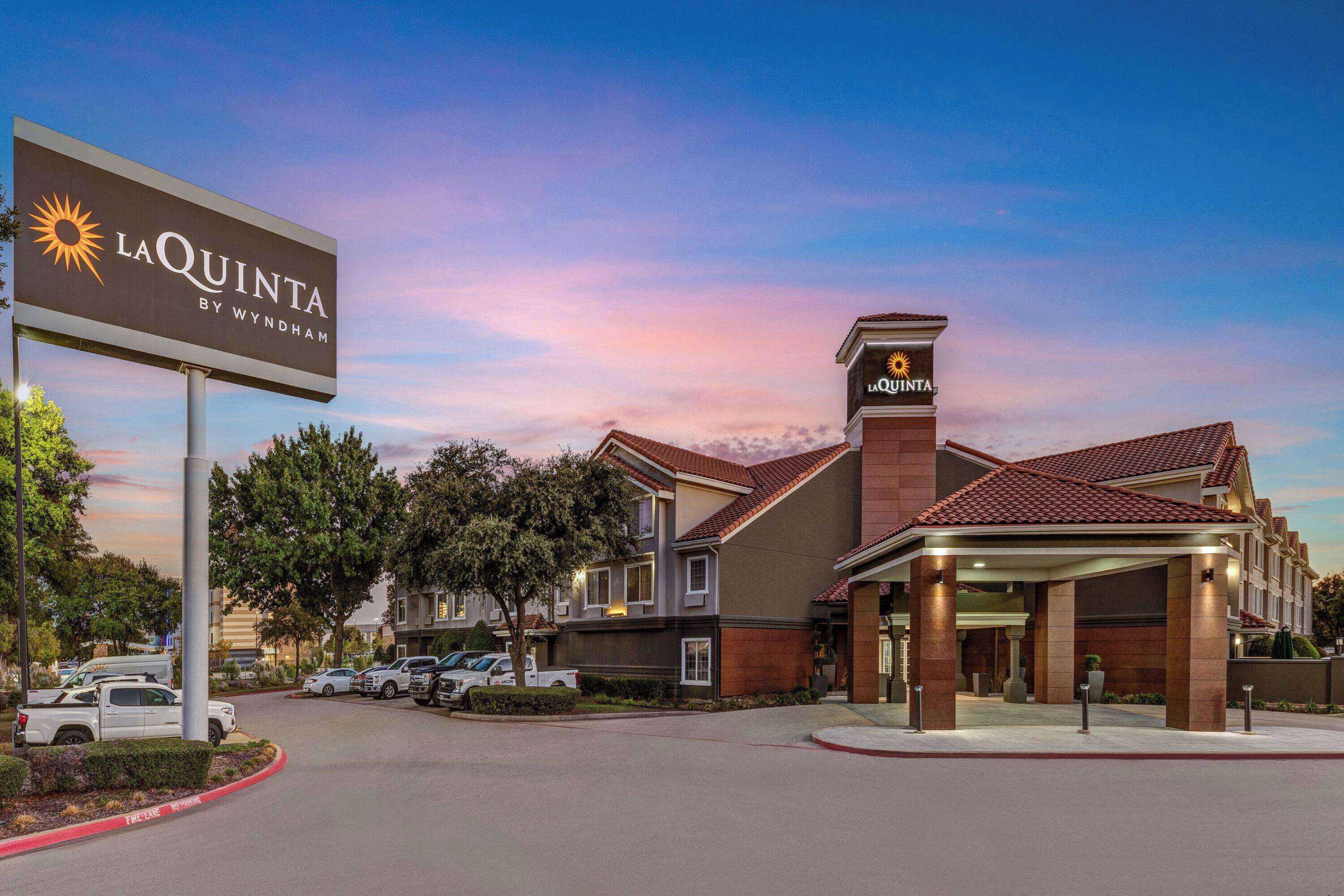 Gift card for La Quinta Inn & Suites by Wyndham Dallas Dfw Airport North Gift card for La Quinta Inn & Suites by Wyndham Dallas Dfw Airport North
