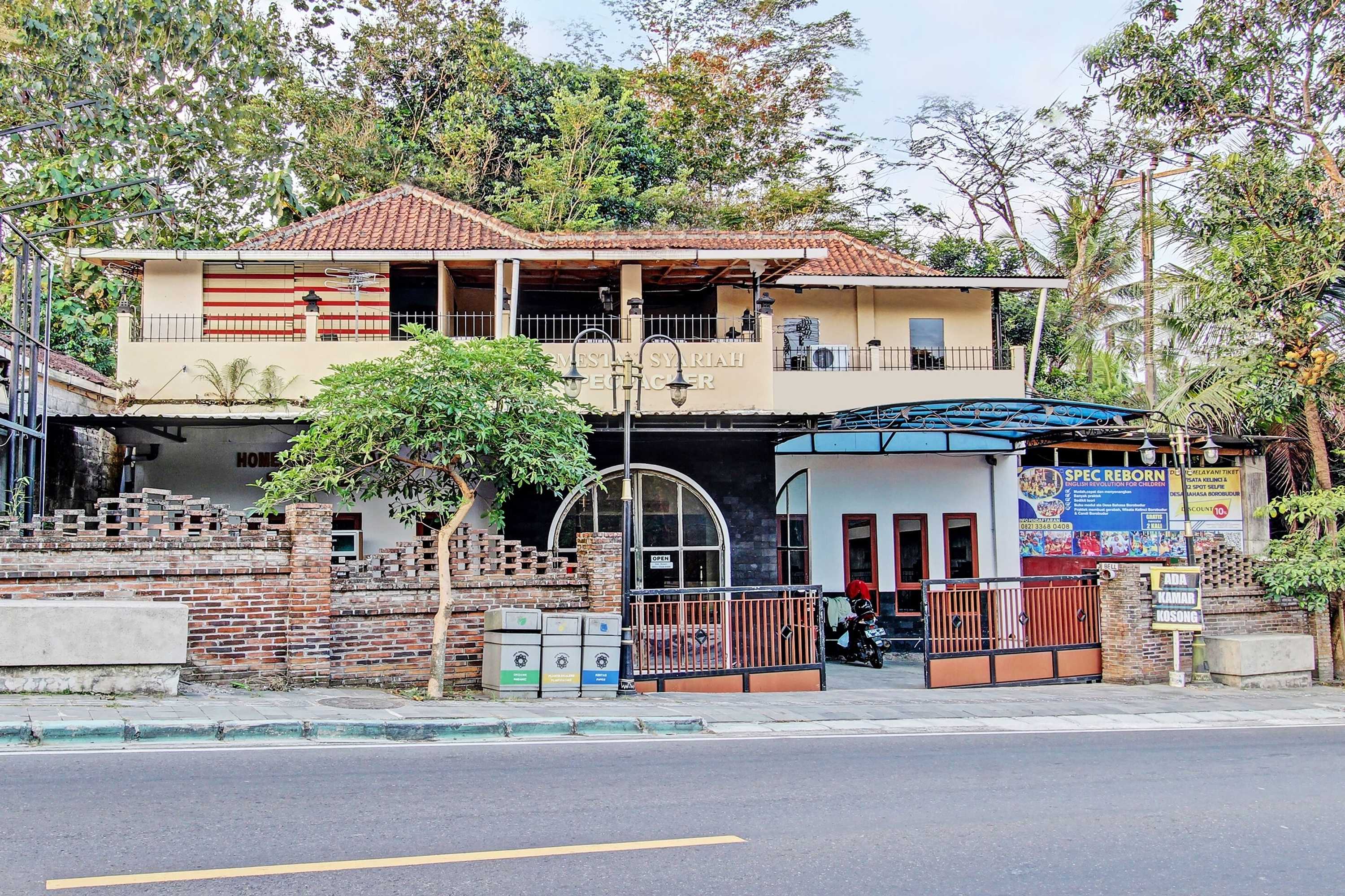 Gift card for Oyo 92851 Homestay Borobudur Specpacker Syariah Gift card for Oyo 92851 Homestay Borobudur Specpacker Syariah