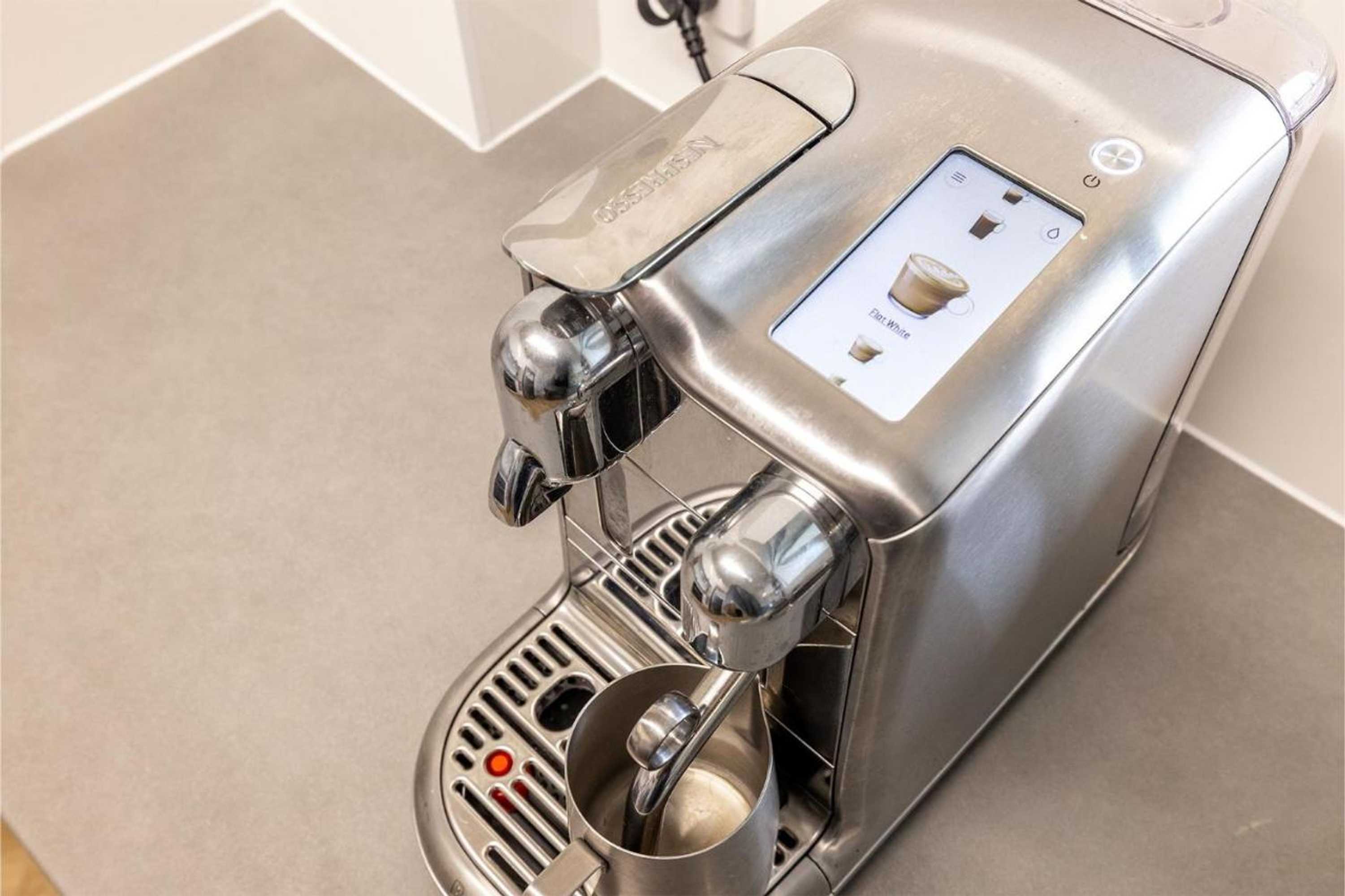 Gift card for Thurlow Lodge, 7,6 Thurlow Avenue - Beautifully Styled Unit With Wifi, Views And a Pool