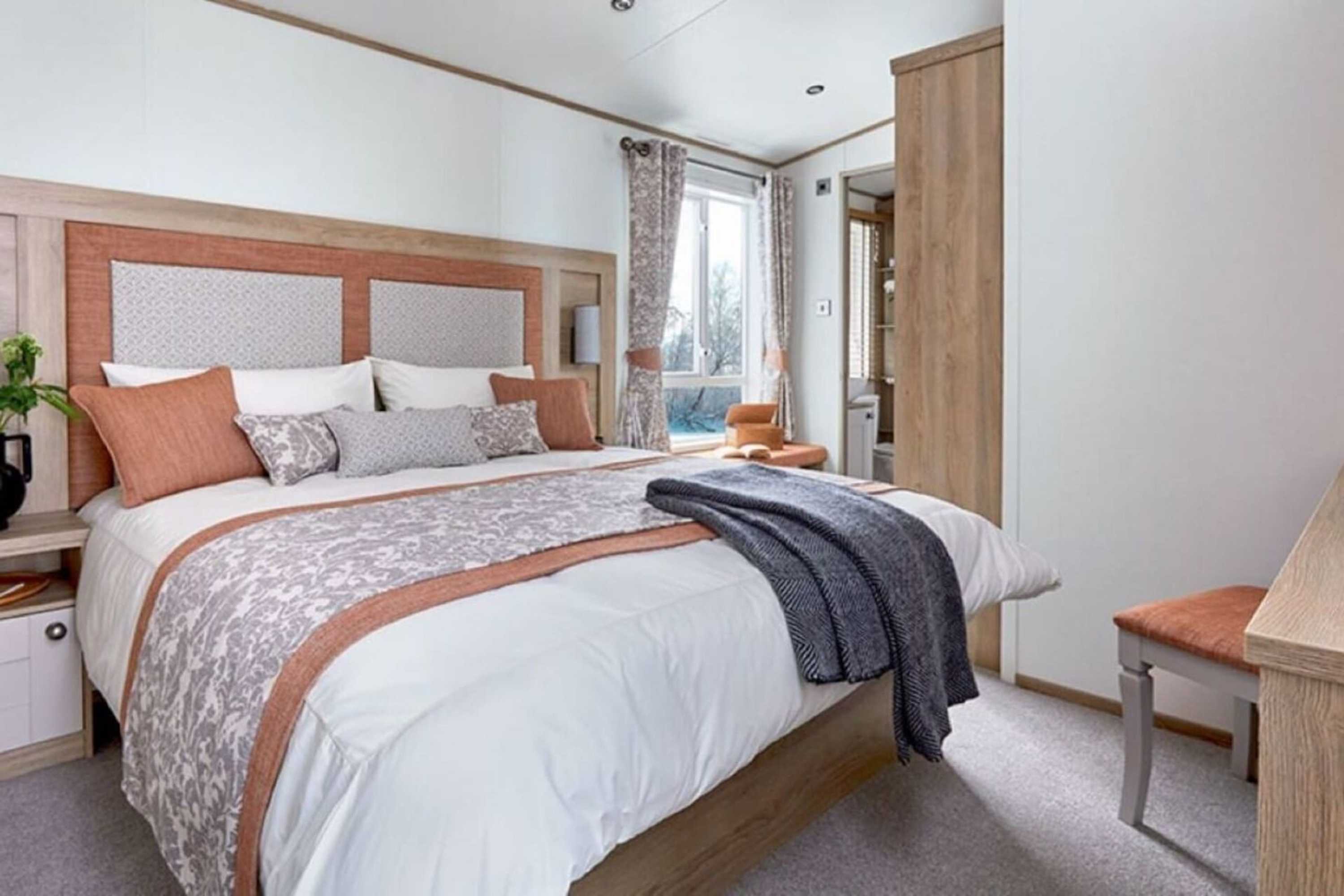 Gift card for Captivating Bluebell Lodge 2-Bed Cotswolds Caravan Gift card for Captivating Bluebell Lodge 2-Bed Cotswolds Caravan