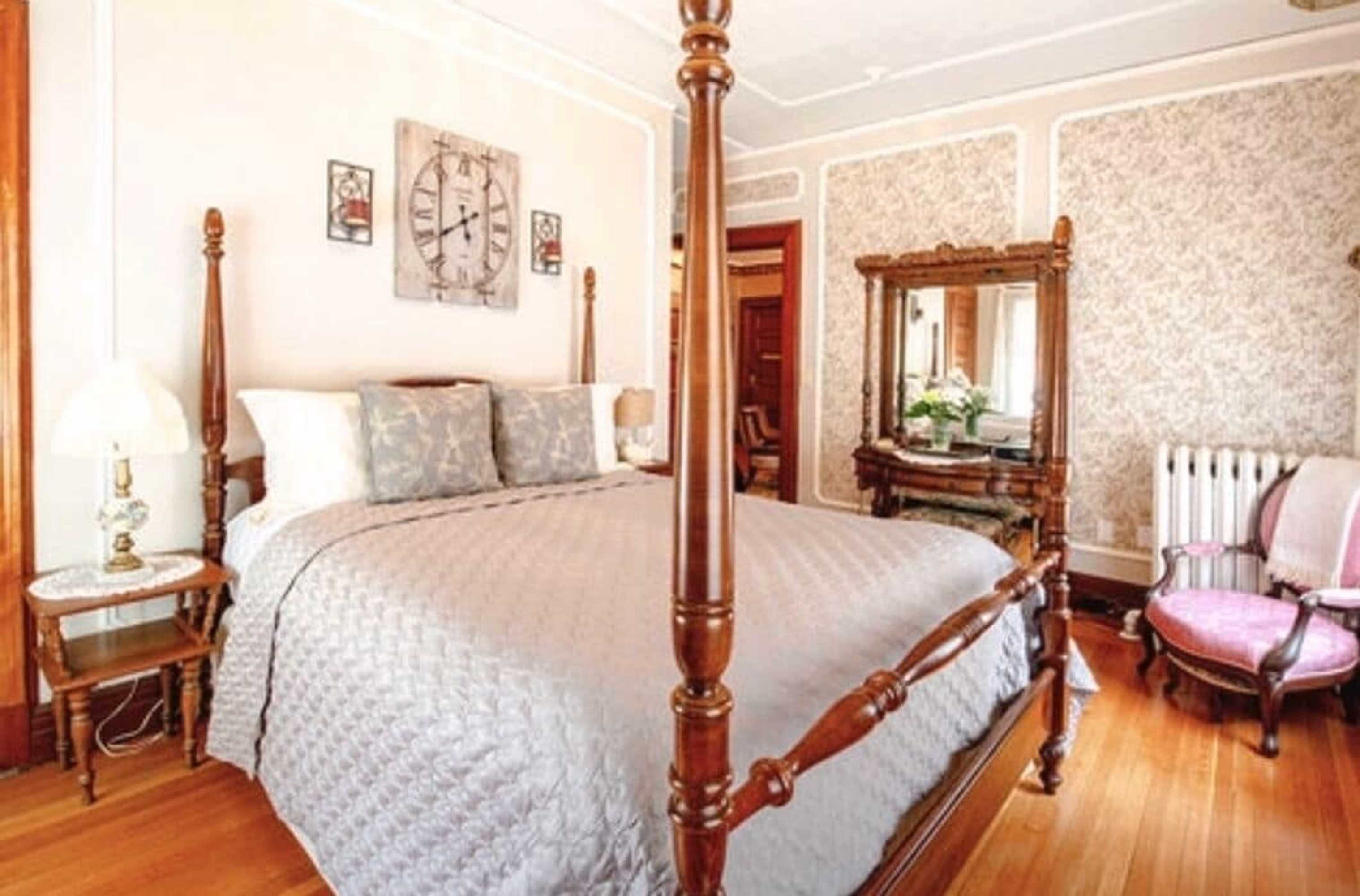 Gift card for Mathis House, A Victorian Bed & Breakfast And Tea Room at 600 Main Gift card for Mathis House, A Victorian Bed & Breakfast And Tea Room at 600 Main