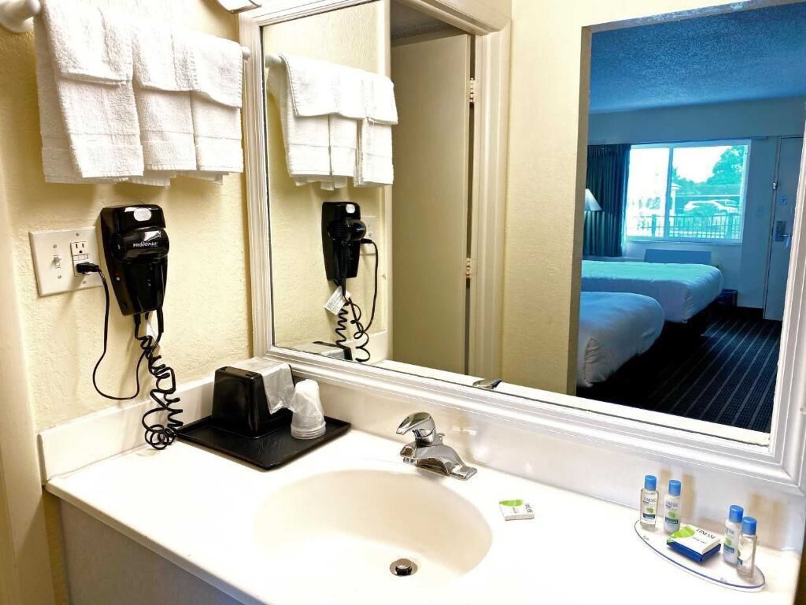 Gift card for Roadstar Hotel Zephyrhills Gift card for Roadstar Hotel Zephyrhills