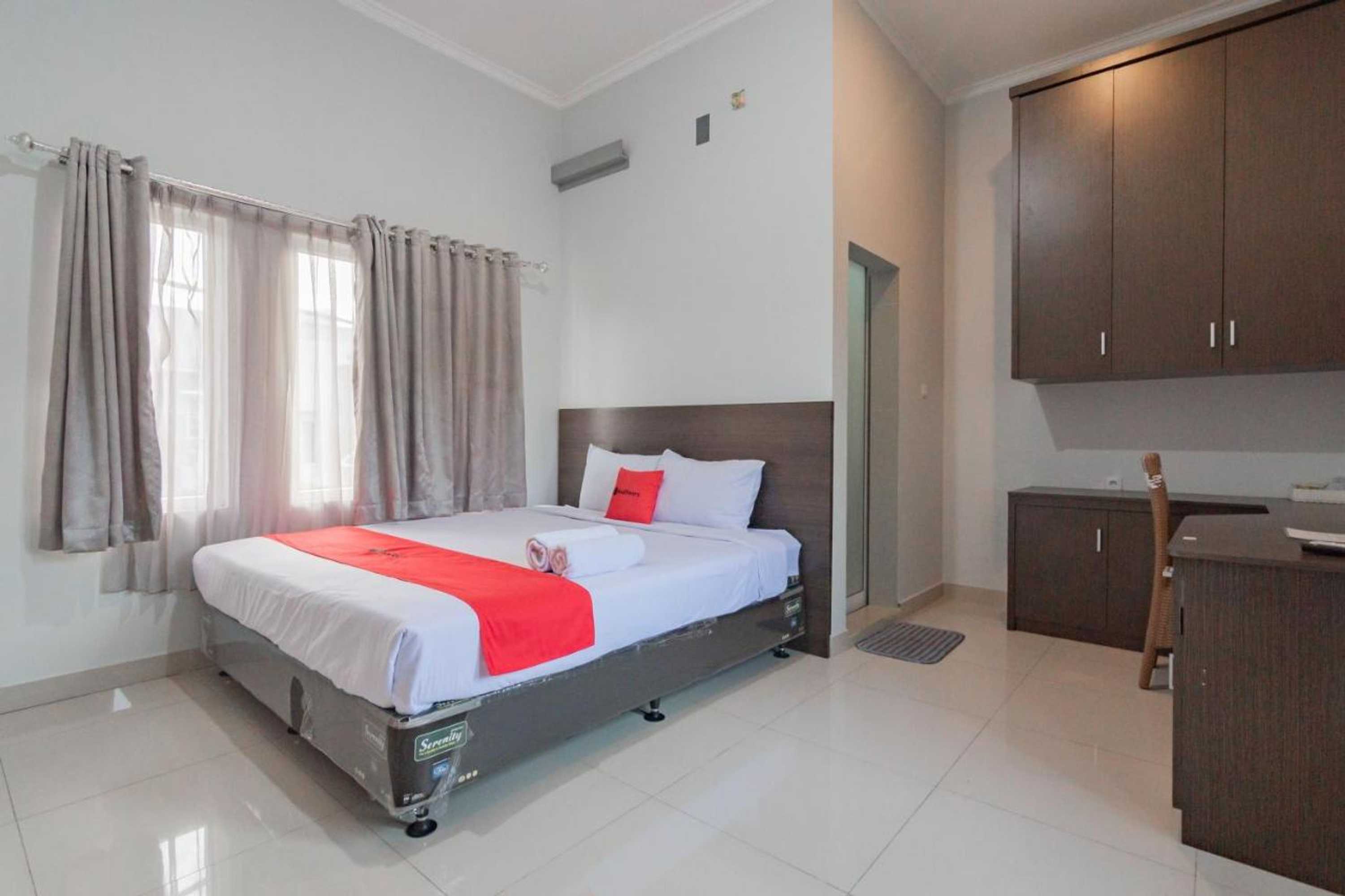 Gift card for Reddoorz Plus Syariah @ Tuparev Cirebon 3