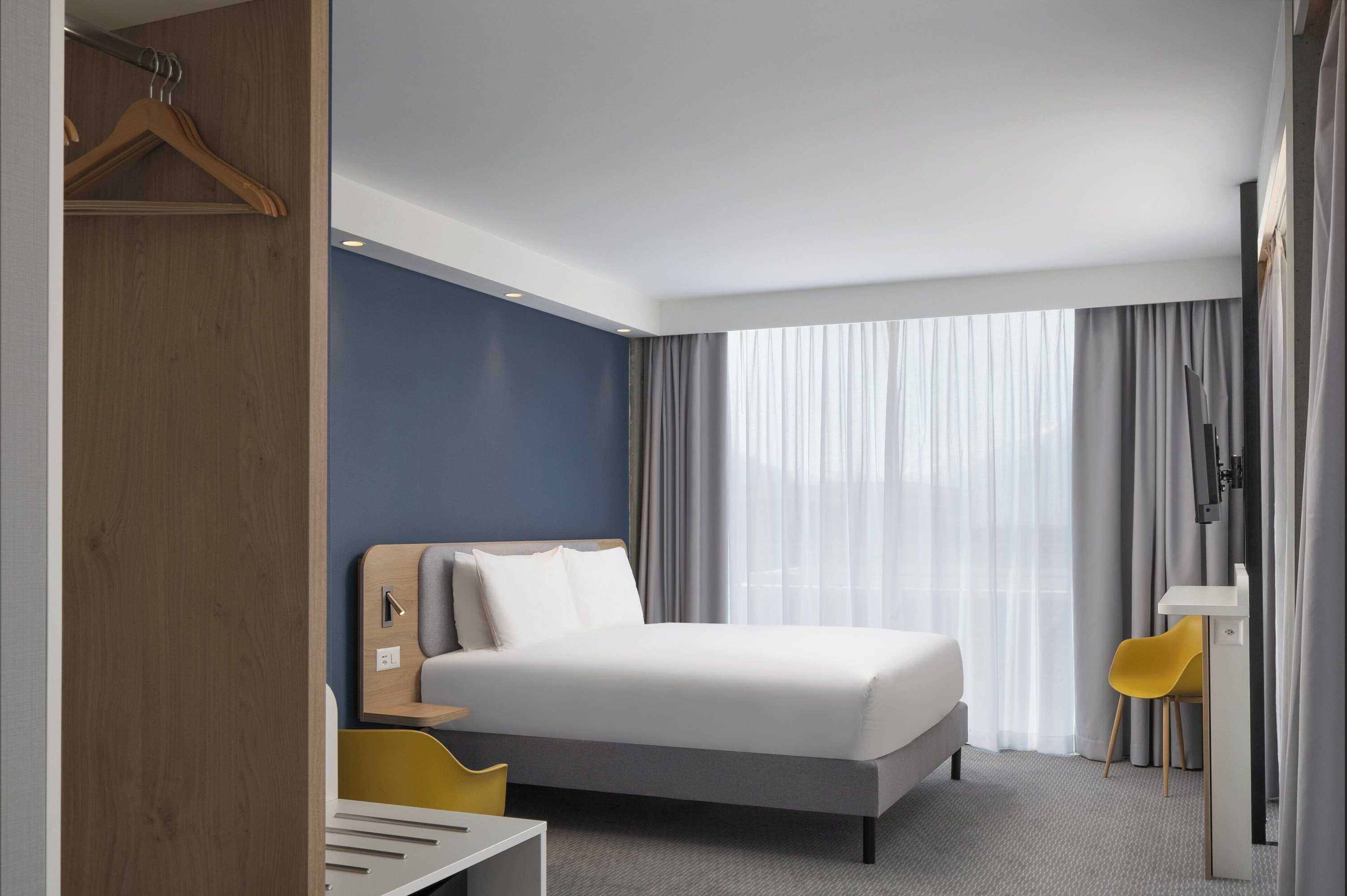 Gift card for Holiday Inn Express & Suites Sion by Ihg Gift card for Holiday Inn Express & Suites Sion by Ihg