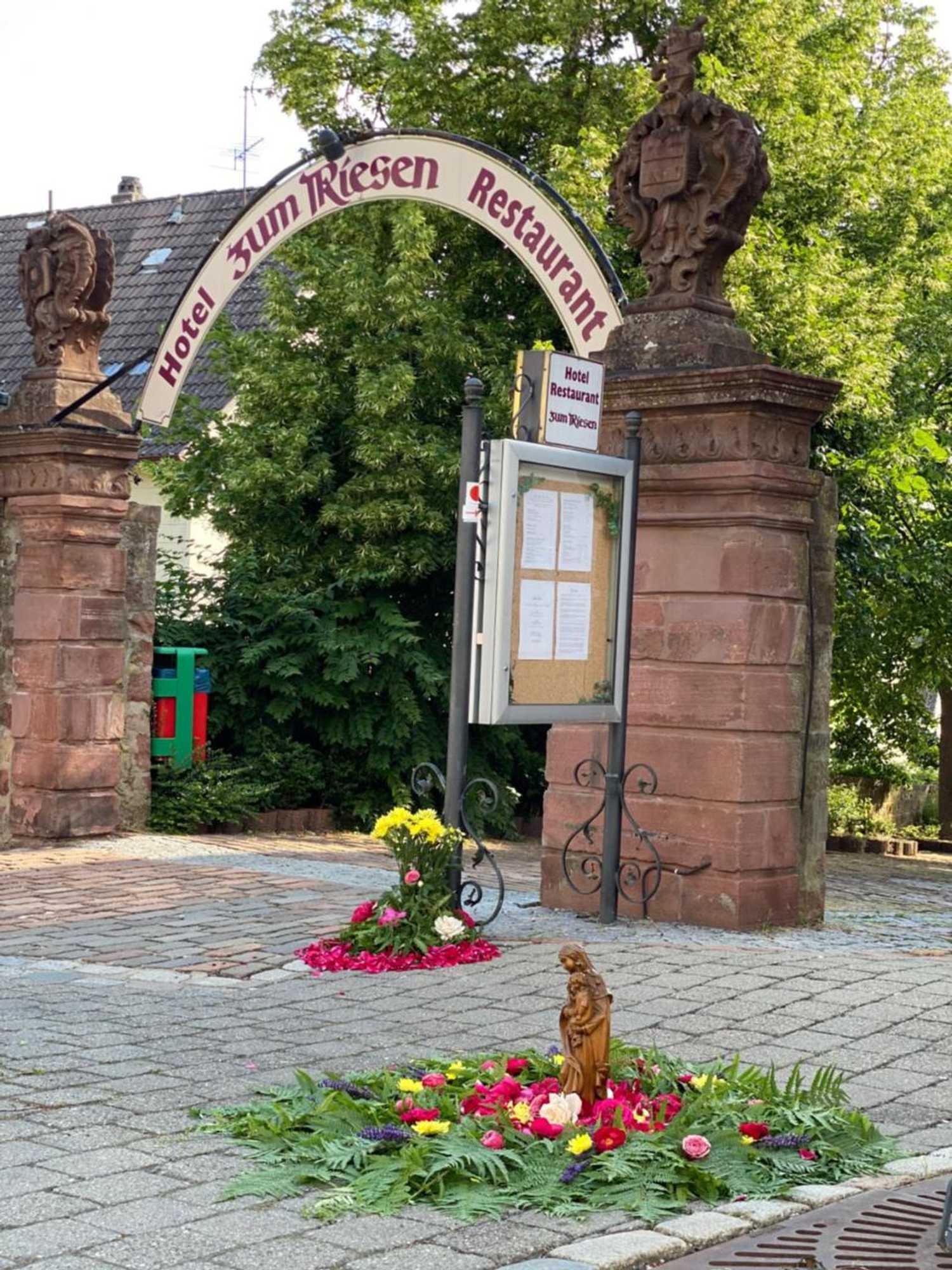 Gift card for Riesen, Zum