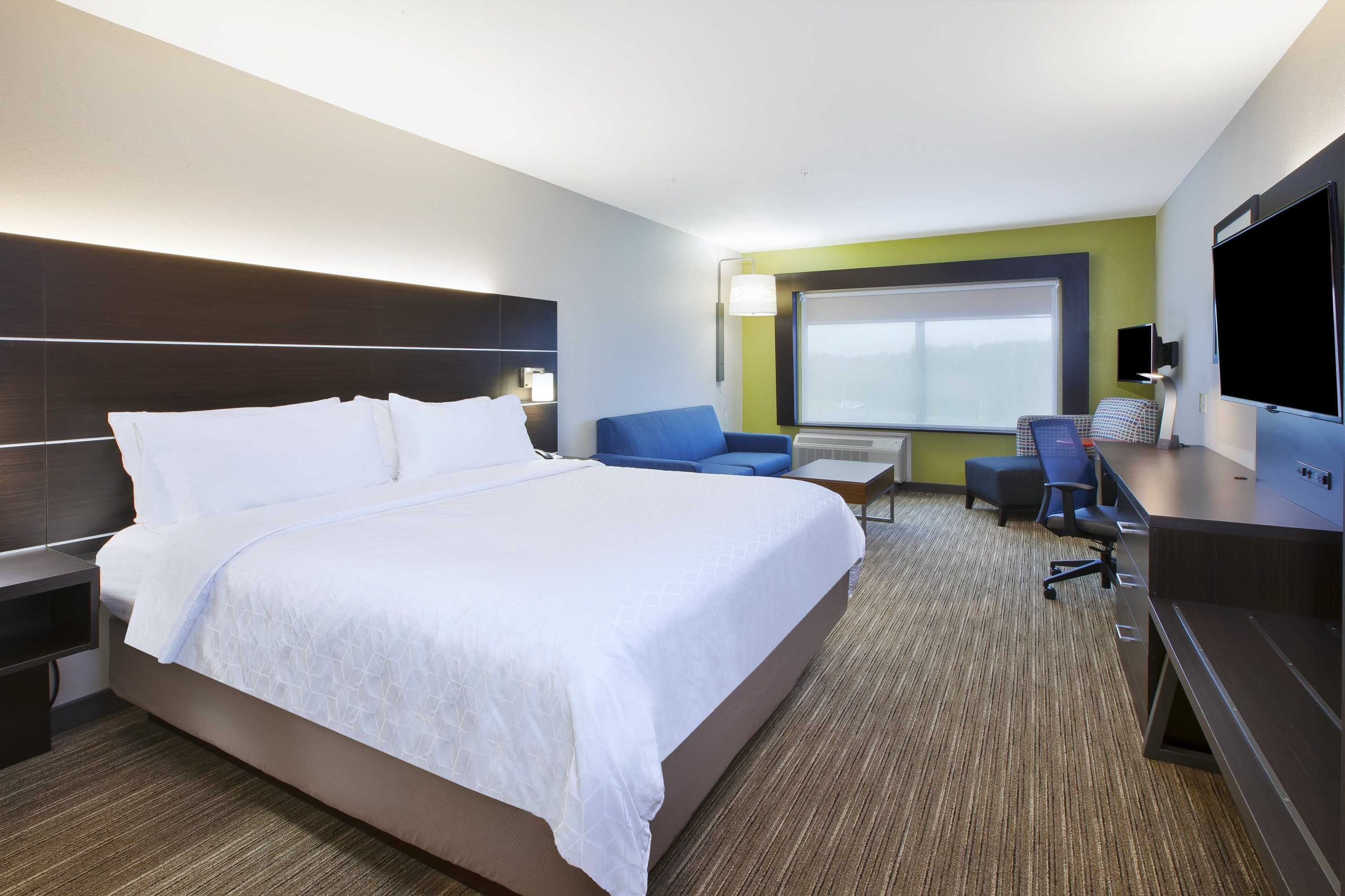 Gift card for Holiday Inn Express & Suites Parkersburg East by Ihg Gift card for Holiday Inn Express & Suites Parkersburg East by Ihg