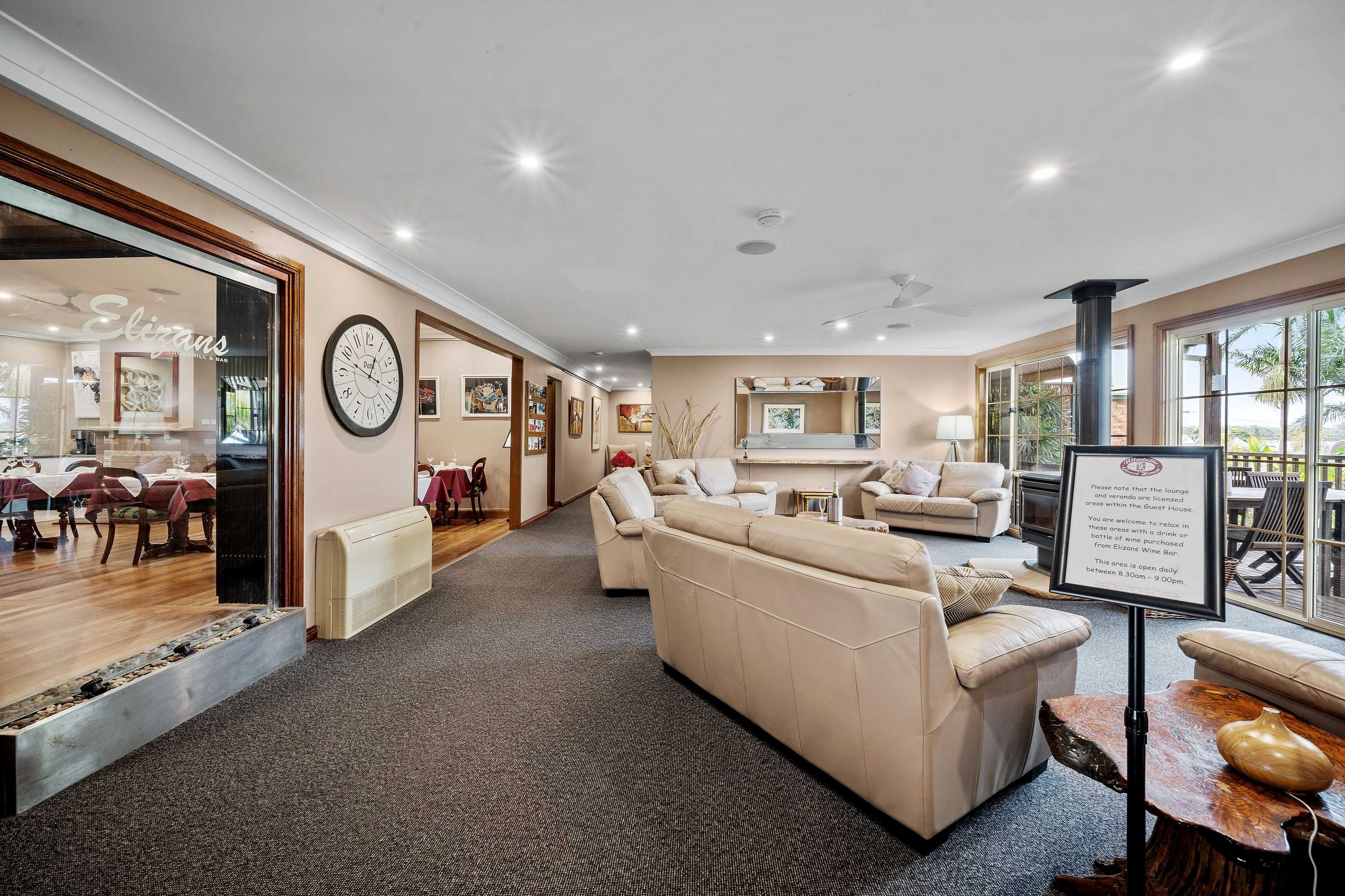 Gift card for Oasis Inn Ulladulla - Guest 18 Years And Older Gift card for Oasis Inn Ulladulla - Guest 18 Years And Older