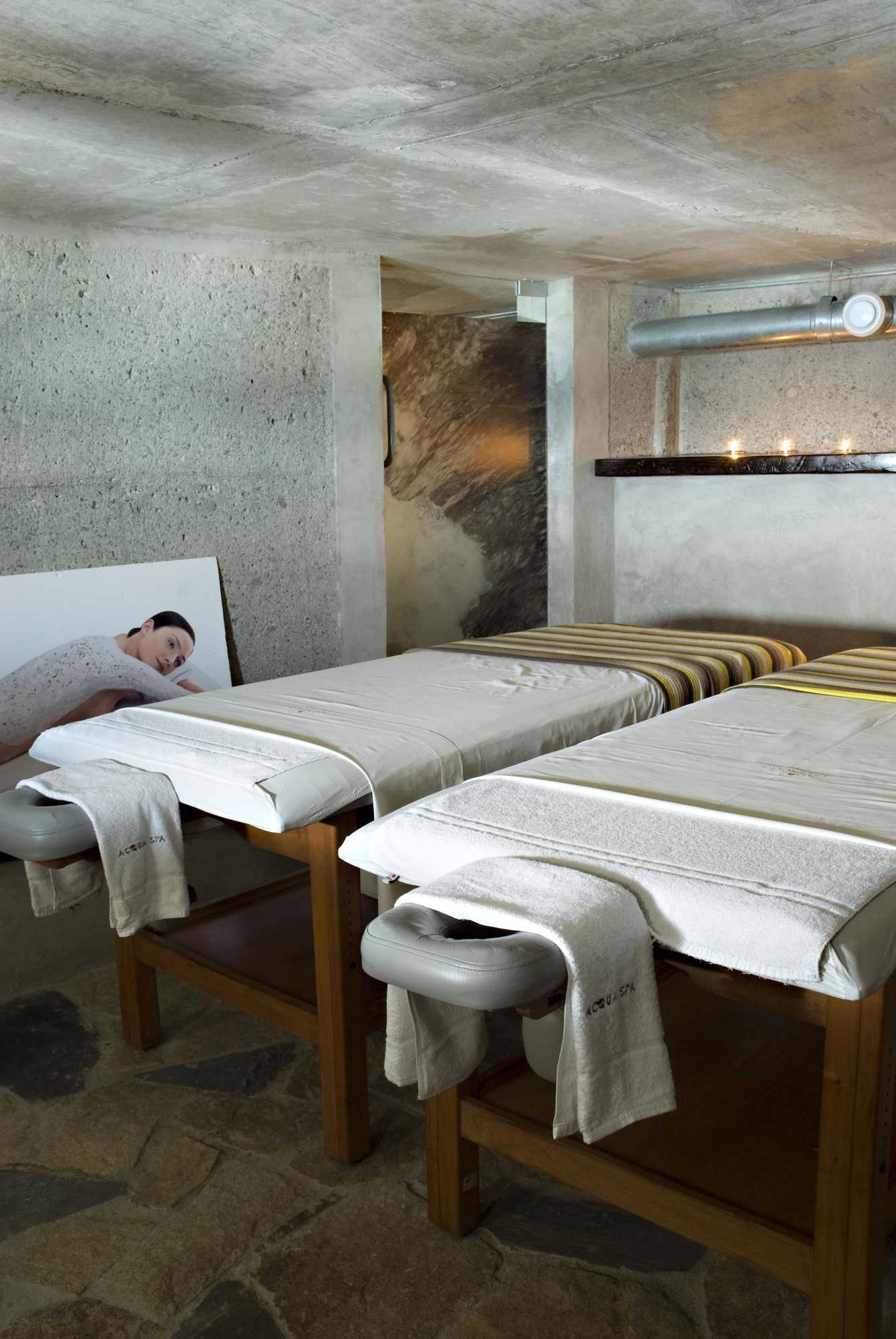 Gift card for Radisson Blu Acqua Hotel & Spa Concon Gift card for Radisson Blu Acqua Hotel & Spa Concon
