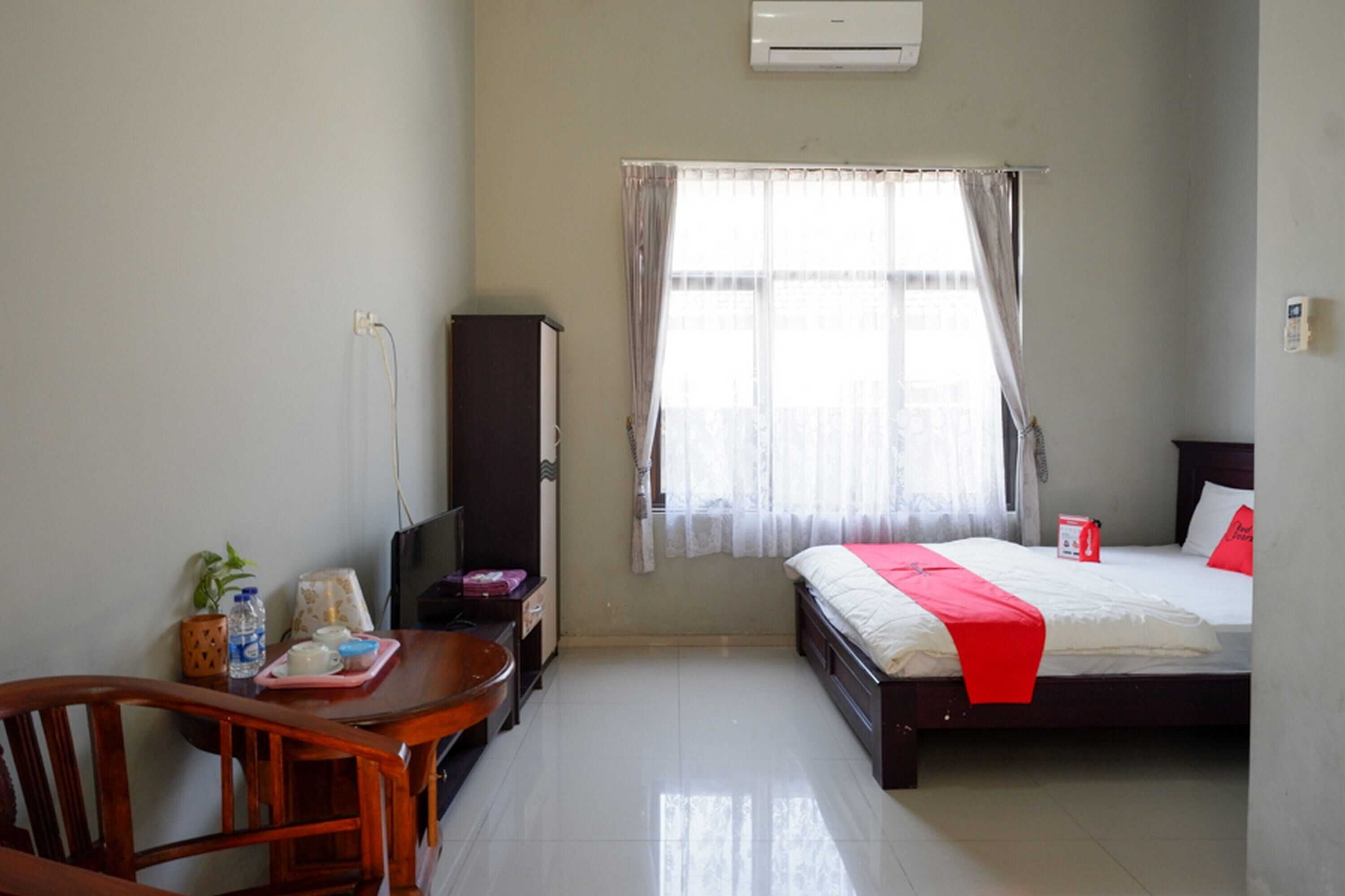 Gift card for Reddoorz Syariah Near Menara Kudus Gift card for Reddoorz Syariah Near Menara Kudus